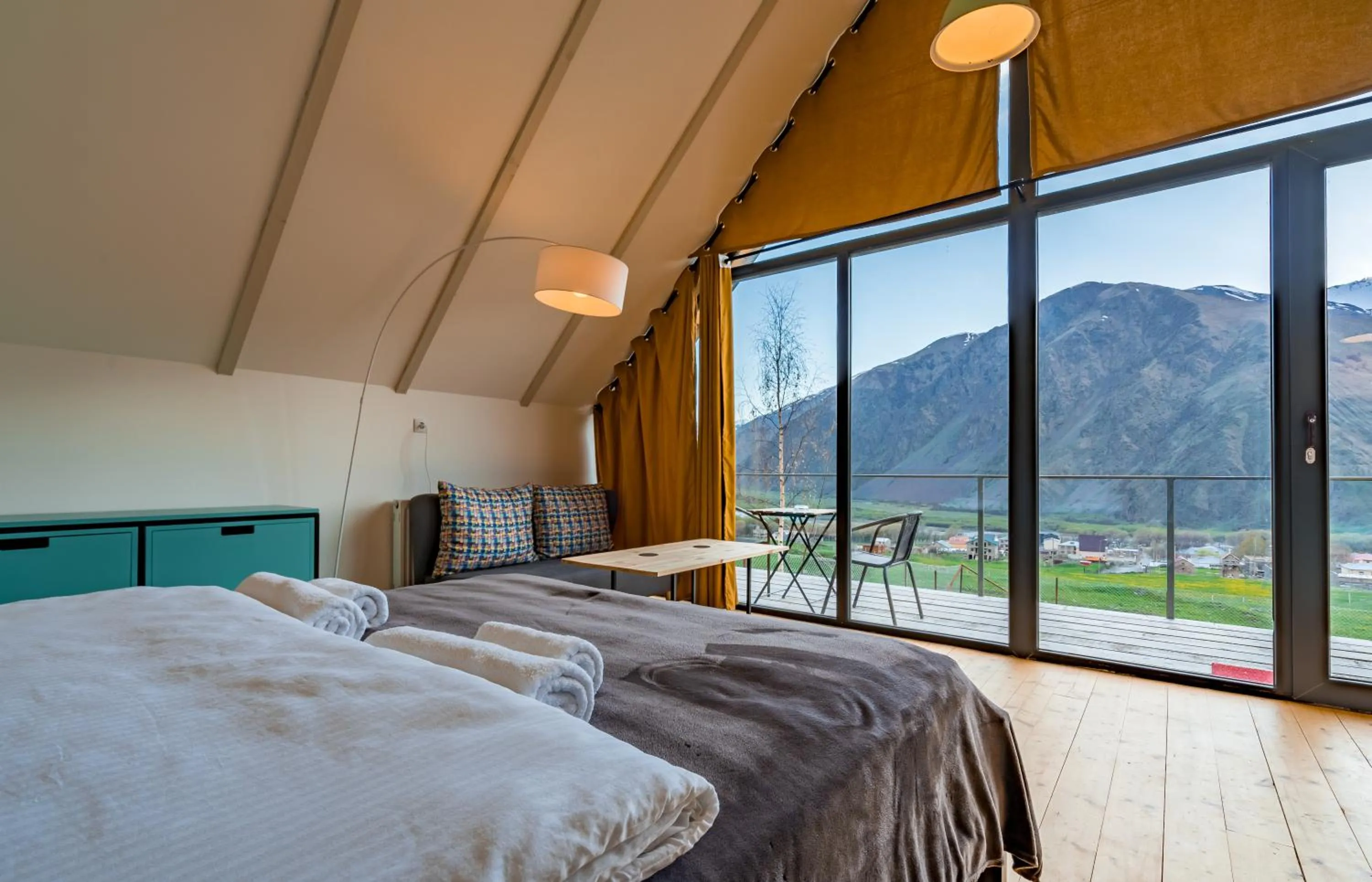 Balcony/Terrace, Bed in Kazbegi View