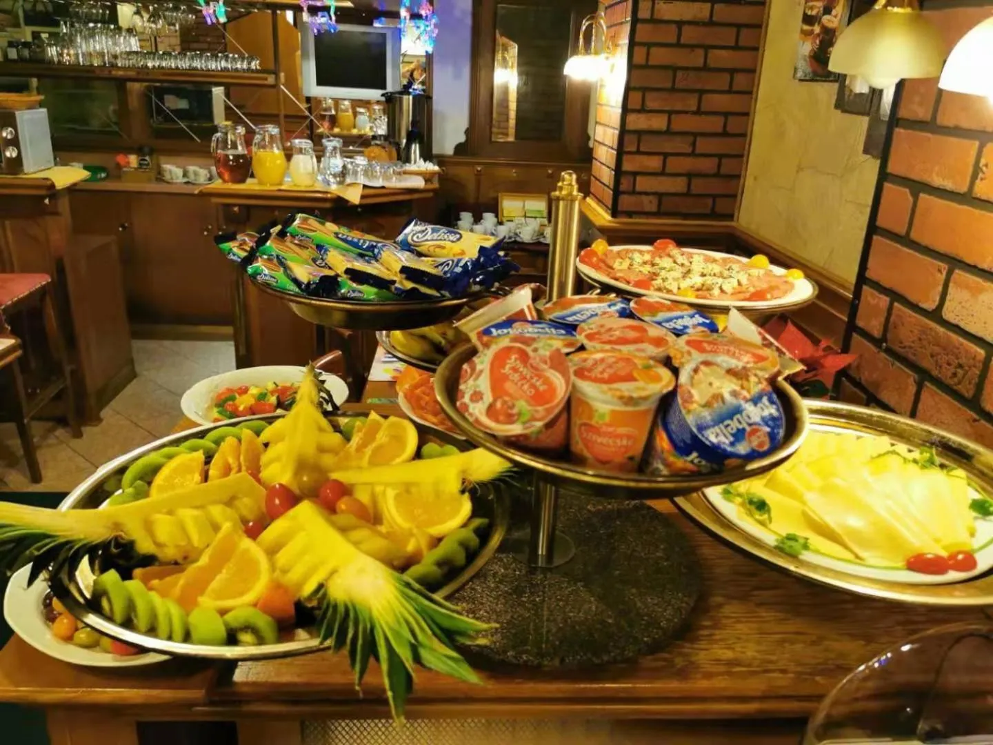 Buffet breakfast in River Star Hotel