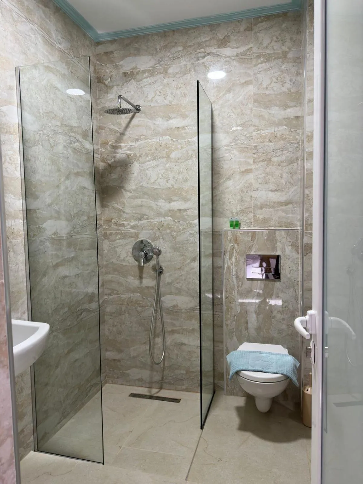 Quadruple Room with Balcony in Summer Gate Hotel