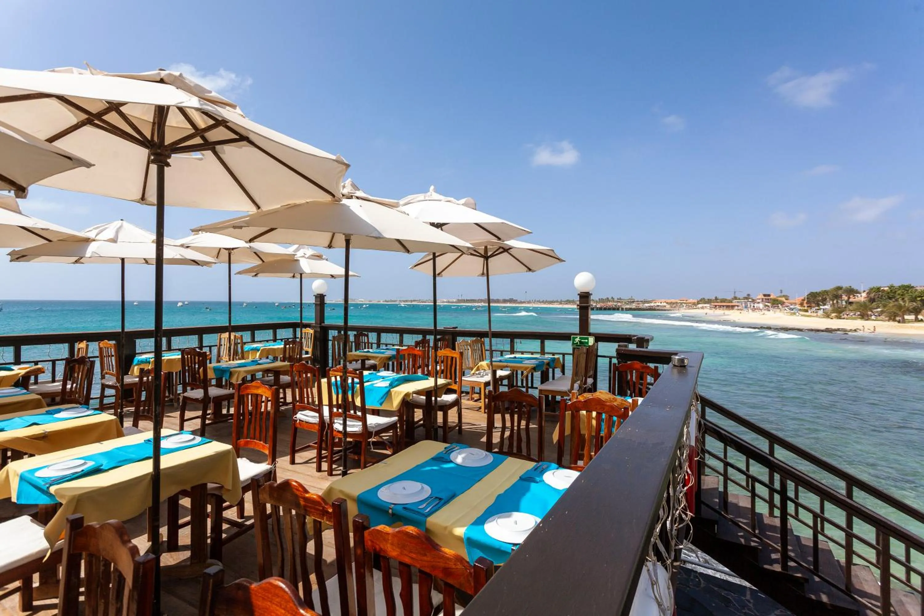 Restaurant/places to eat in Hotel Odjo d'água