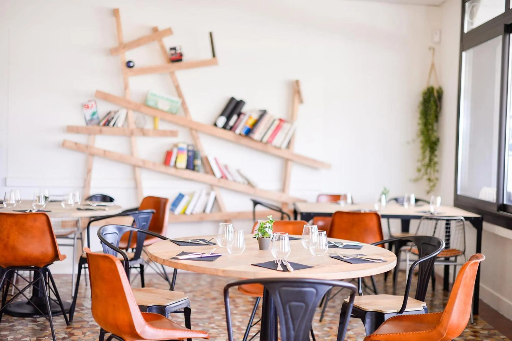 Restaurant/places to eat in Single Fin Hotel & Lodge