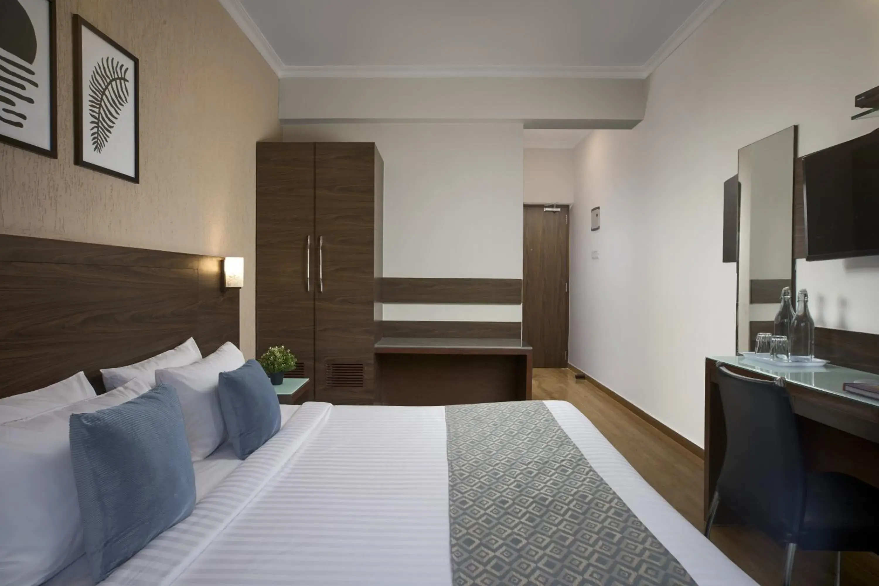 Property building, Bed in The Hawaii Comforts Panjim Donapaula Property building, Bed in The Hawaii Comforts Panjim Donapaula