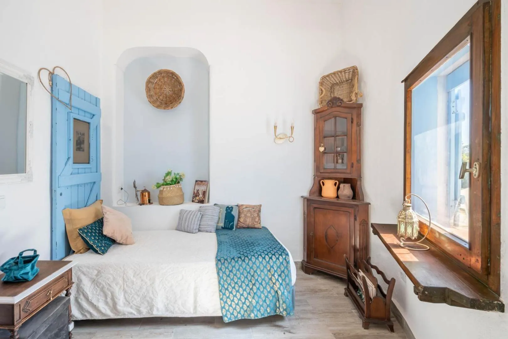 Bedroom, Bed in Bem Parece by Umbral