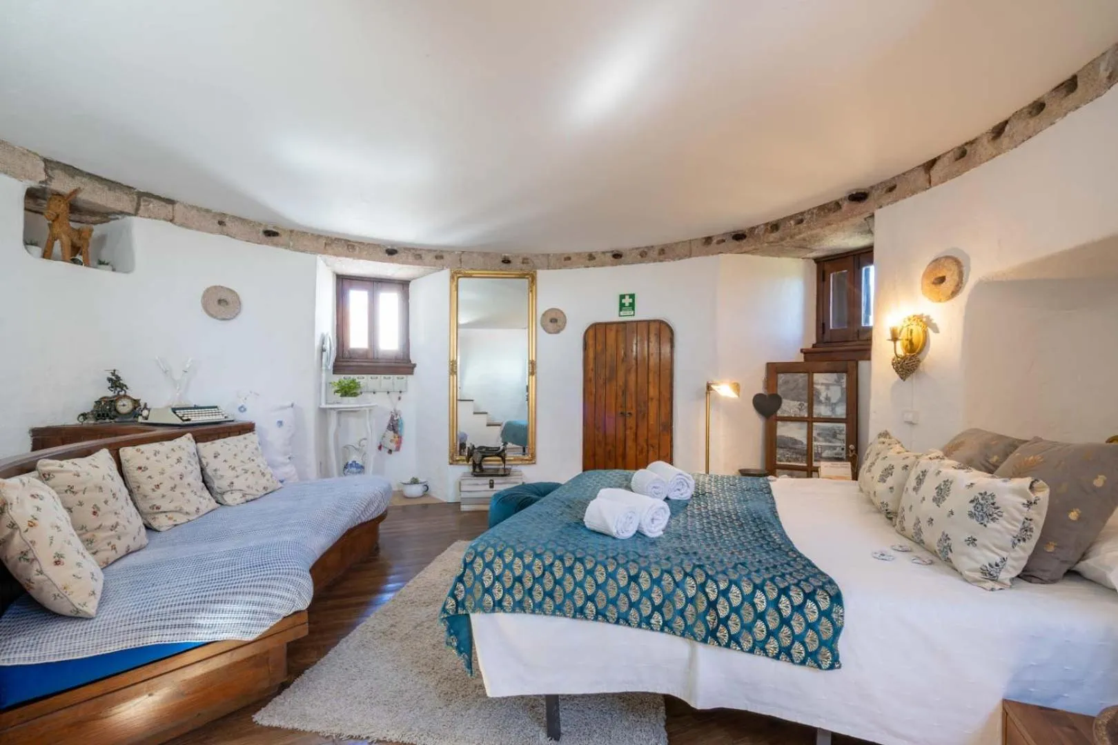 Bedroom, Bed in Bem Parece by Umbral