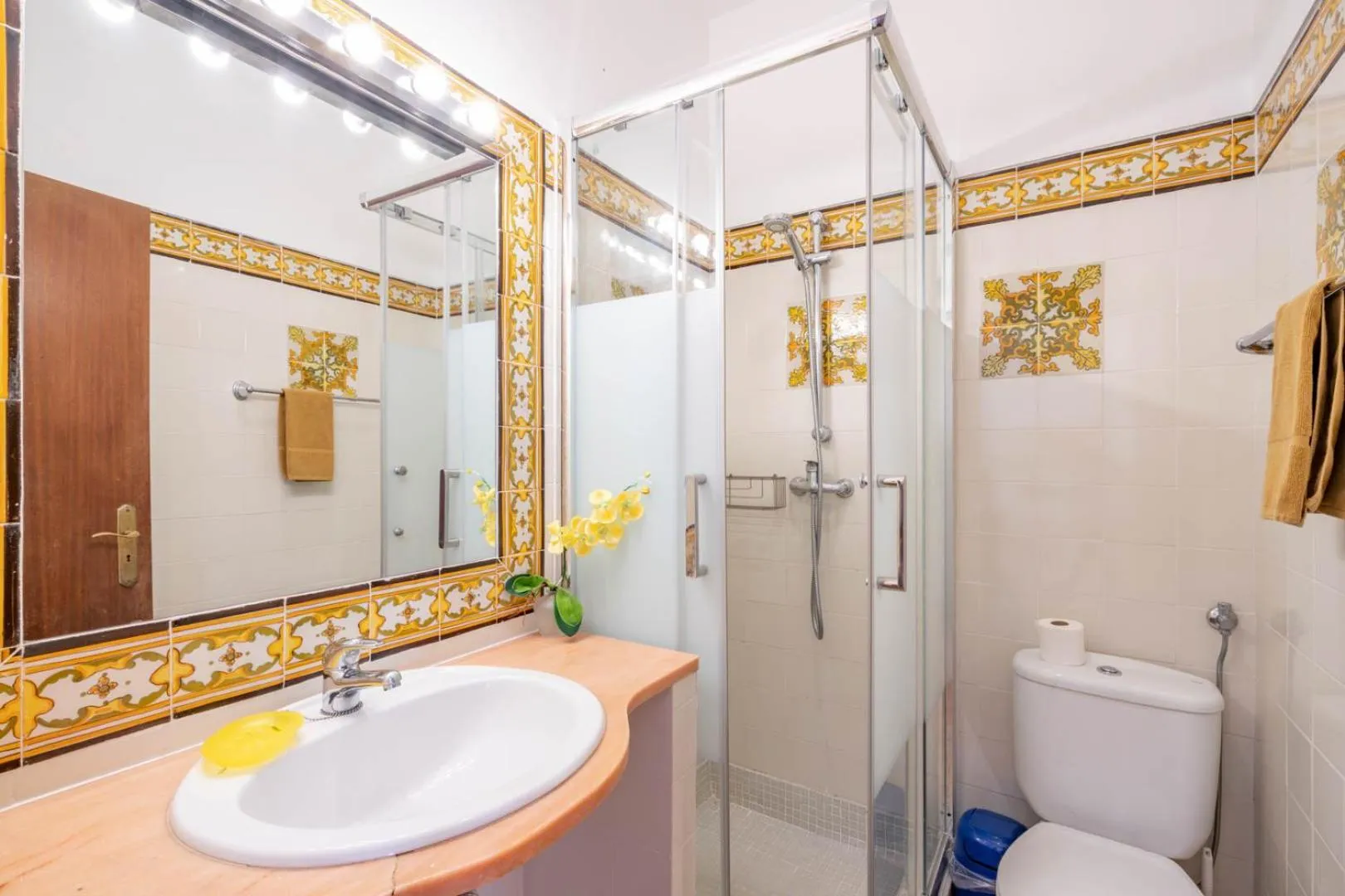 Bathroom in Bem Parece by Umbral