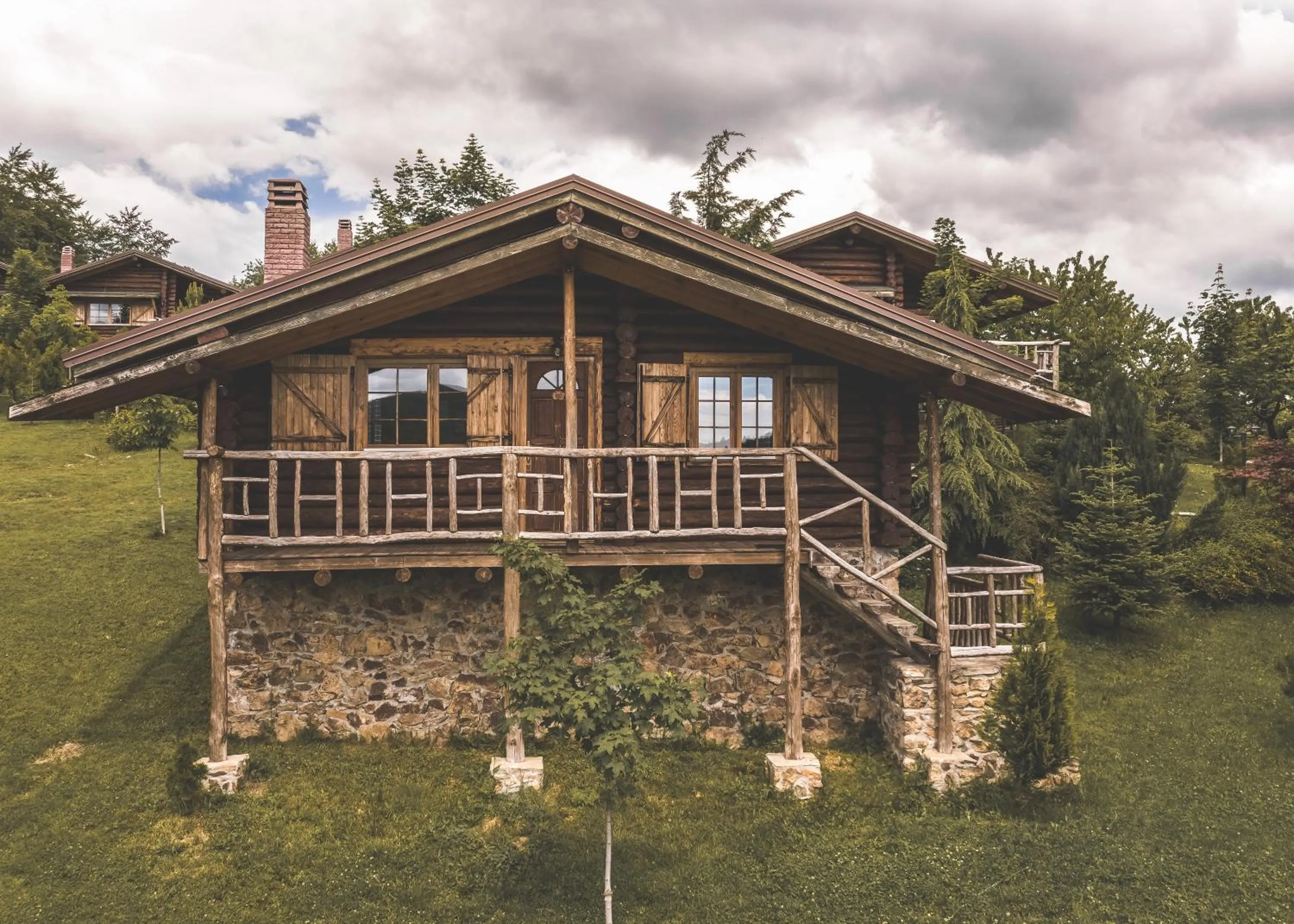 Facade/entrance in Sfendamos Wood Village