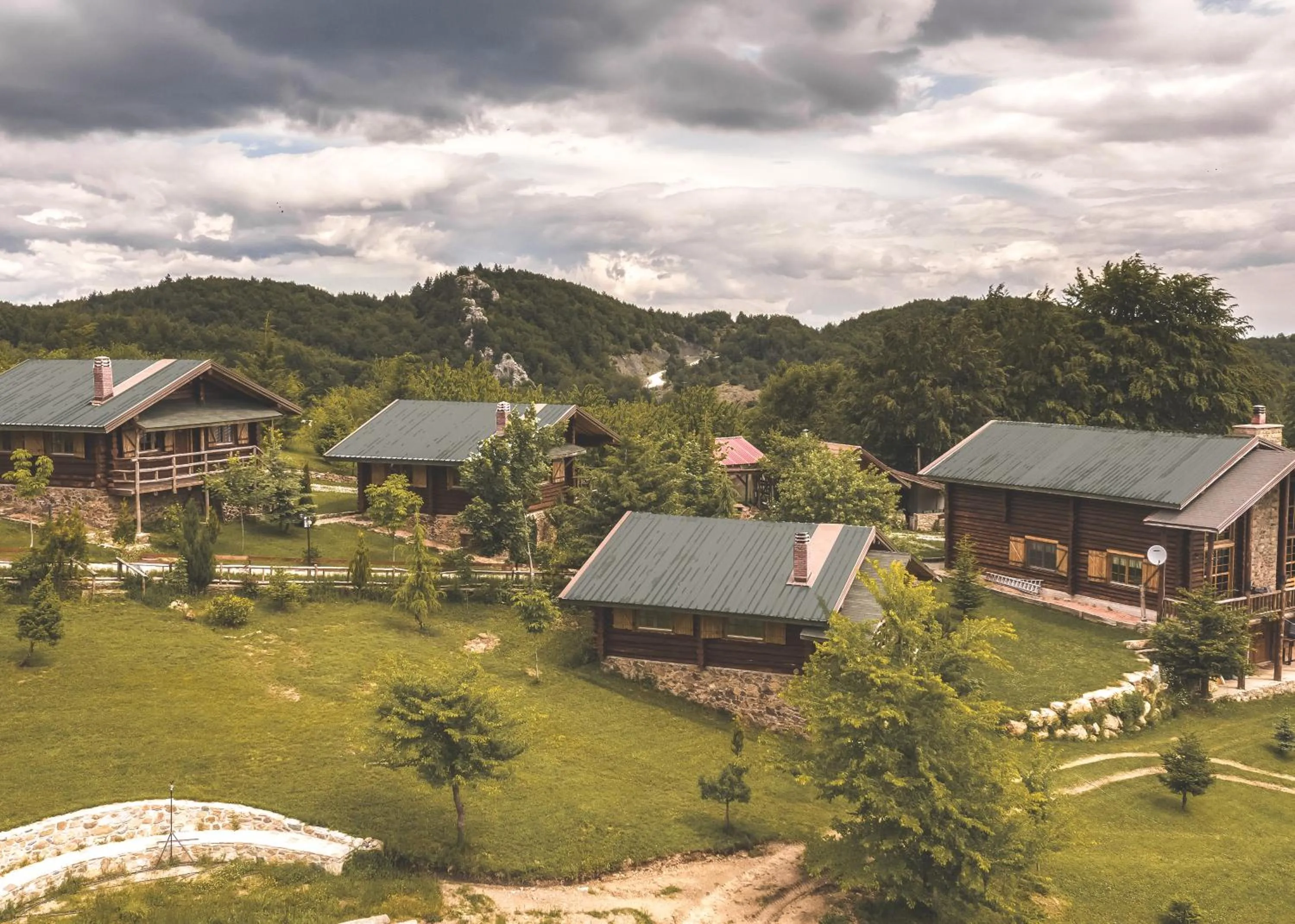 Bird's eye view in Sfendamos Wood Village