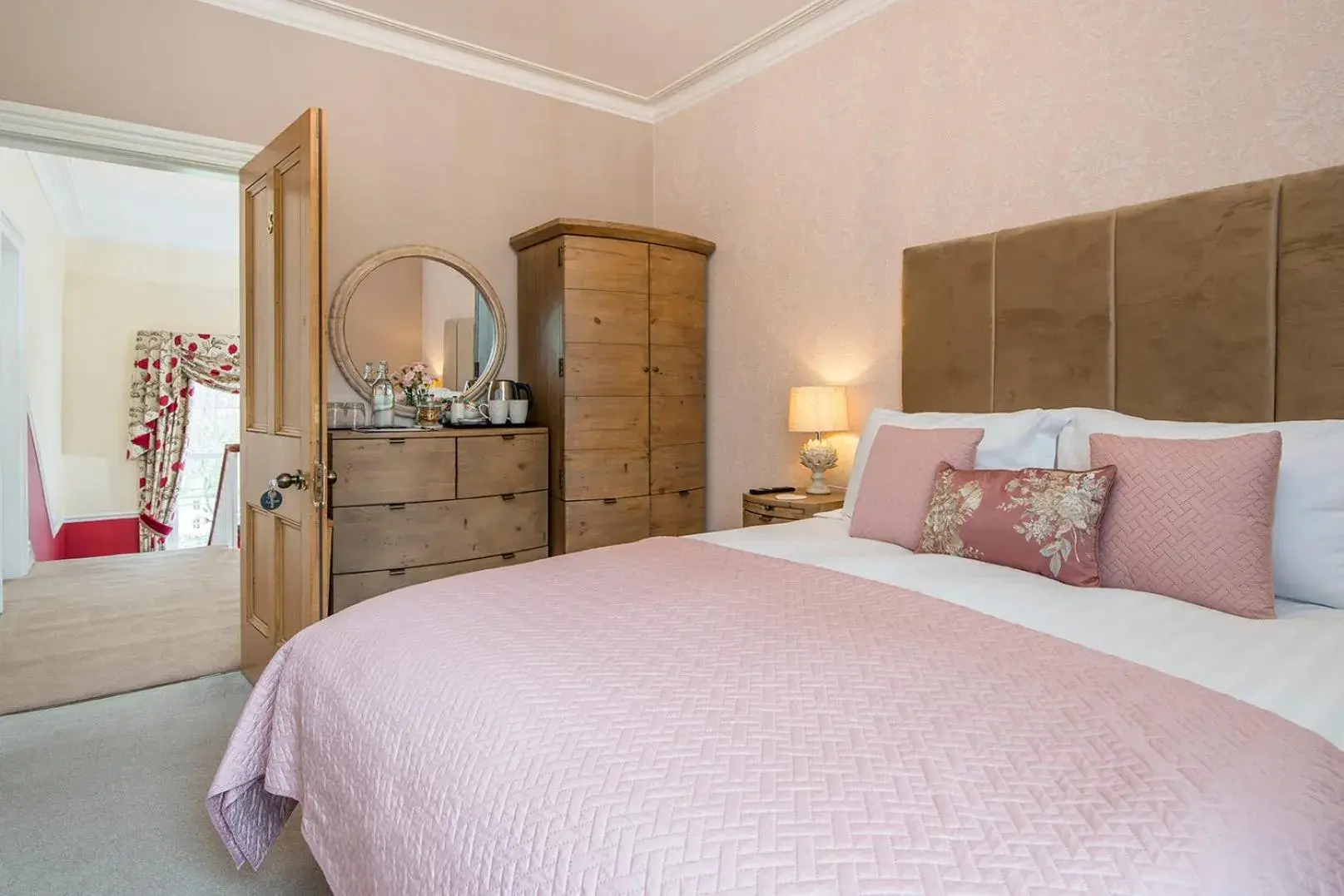 King Room in LLys Aeron "The Little Hotel" King Room in LLys Aeron "The Little Hotel"