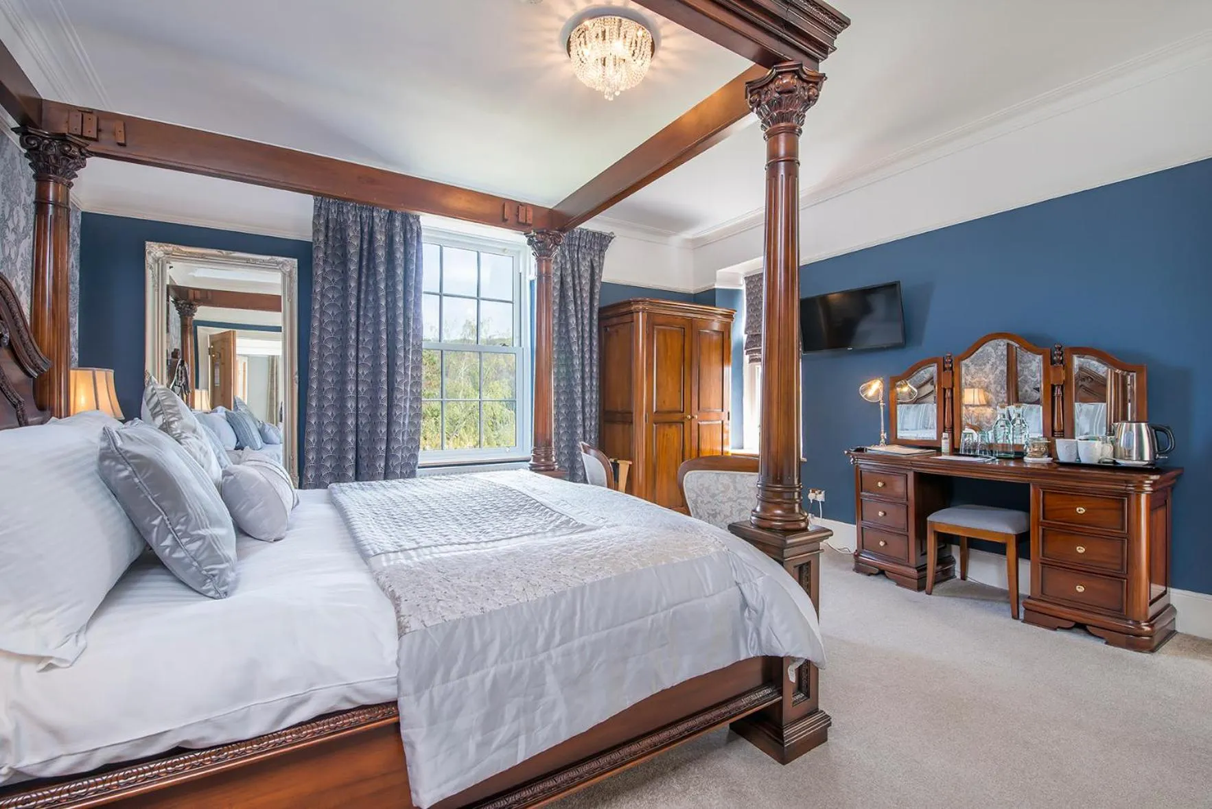 Photo of the whole room, Bed in LLys Aeron "The Little Hotel"