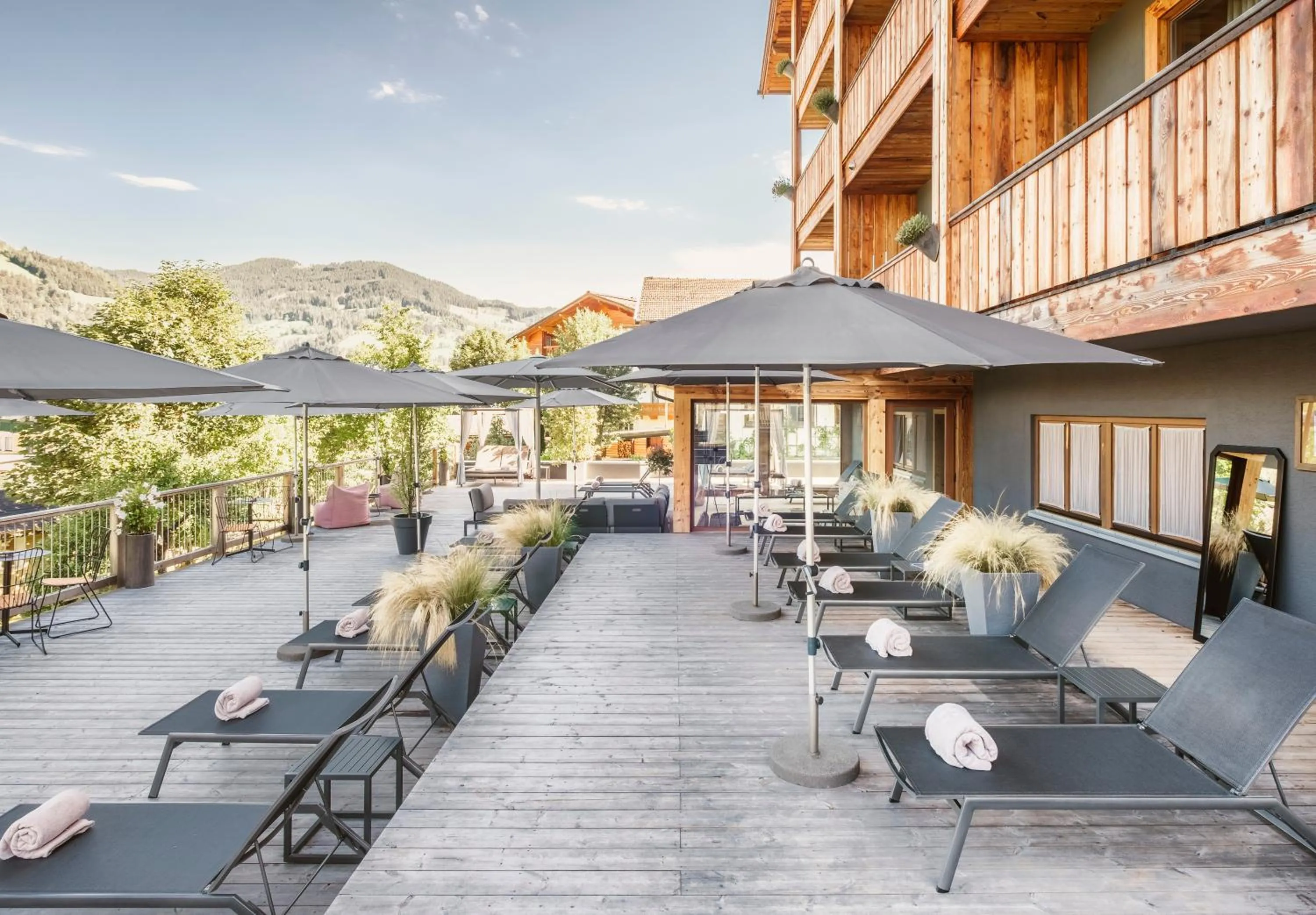 Property building in ALMMONTE SENSUM SUITES - Funky Living Hotel