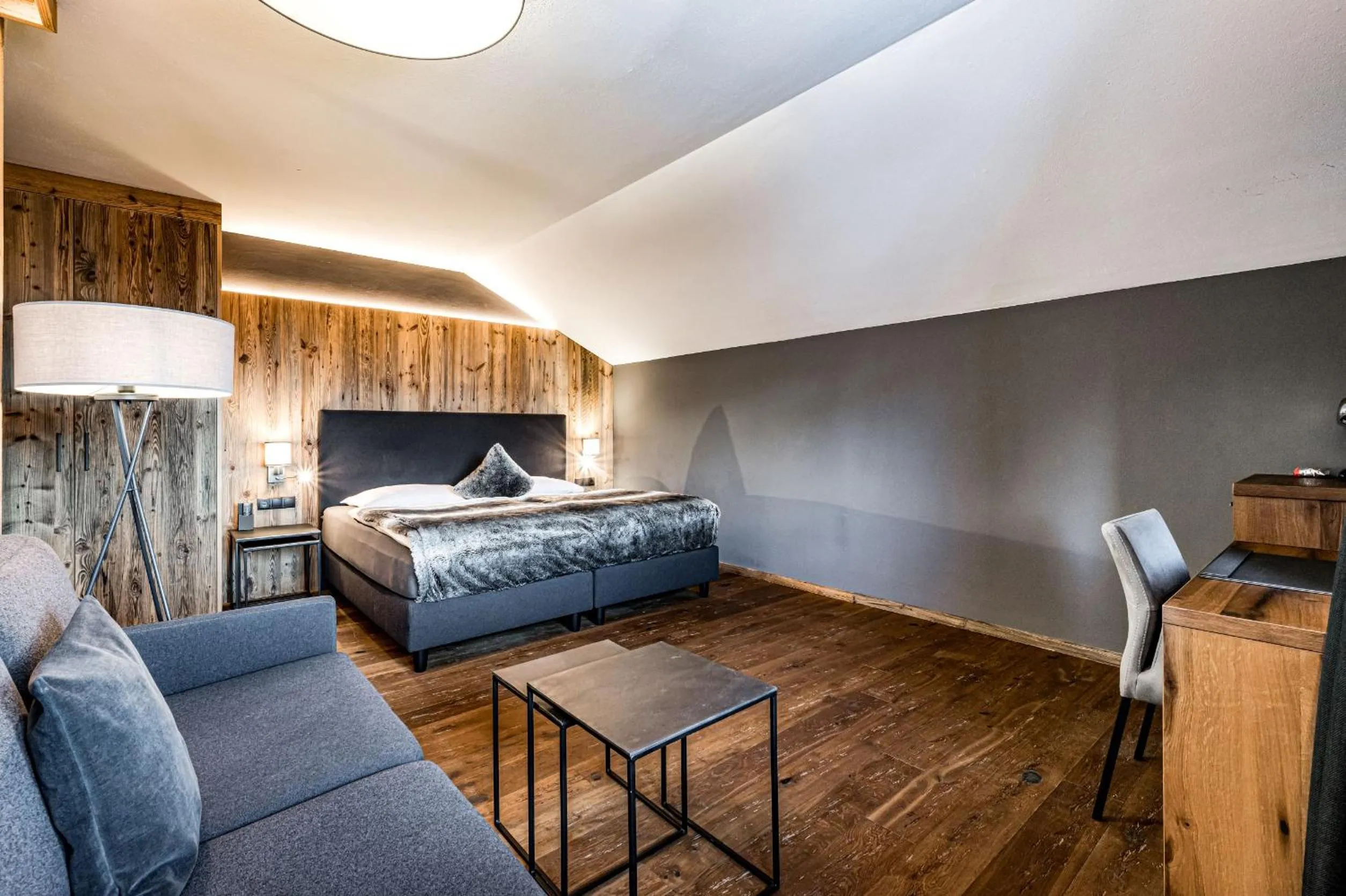 Photo of the whole room, Bed in ALMMONTE SENSUM SUITES - Funky Living Hotel