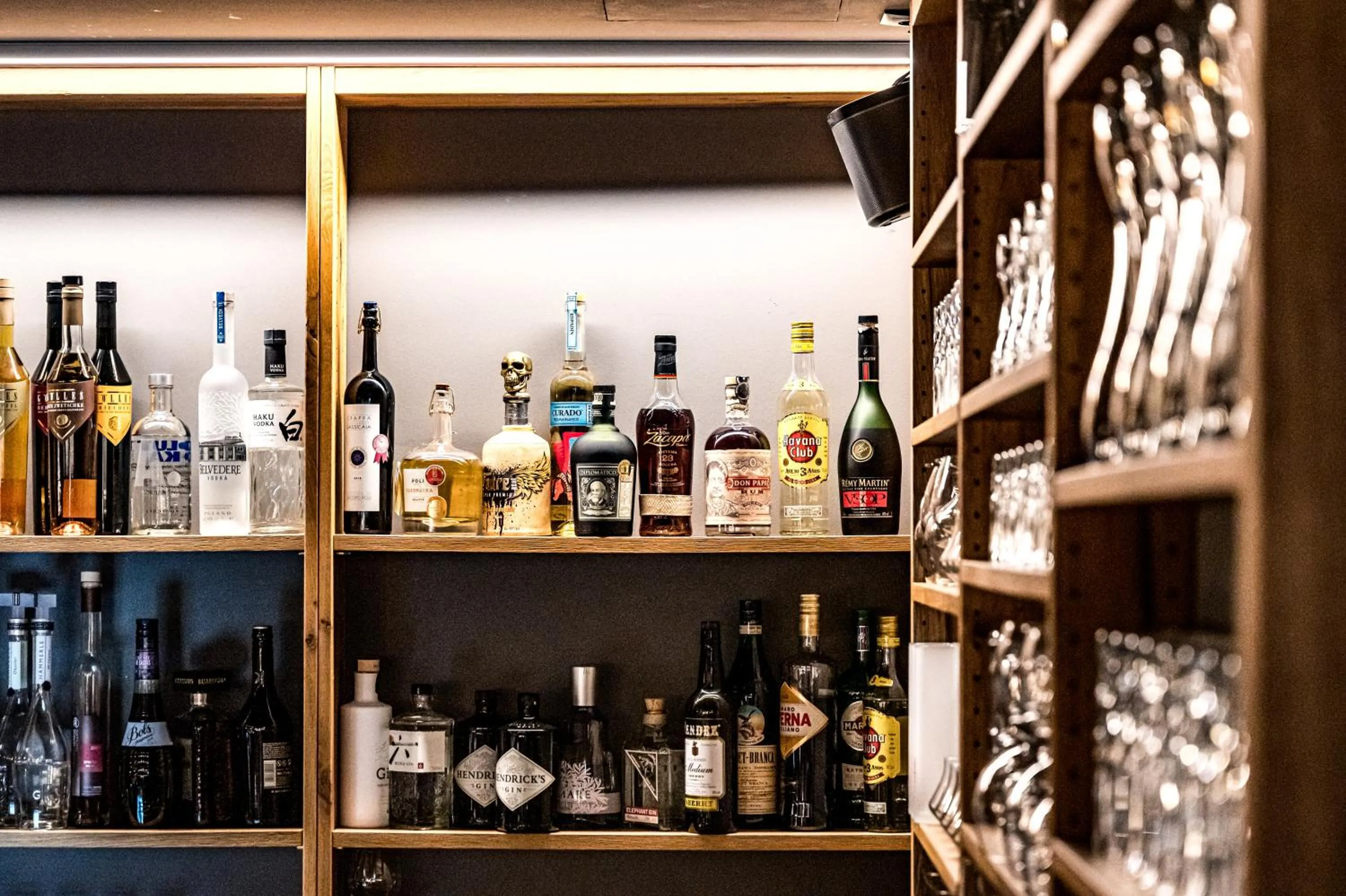 Restaurant/places to eat in ALMMONTE SENSUM SUITES - Funky Living Hotel