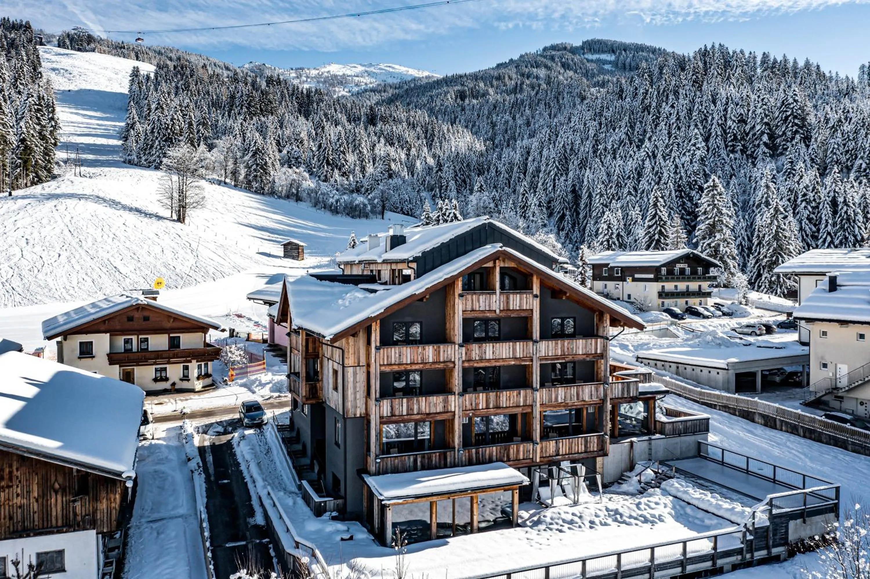 Property building in ALMMONTE SENSUM SUITES - Funky Living Hotel