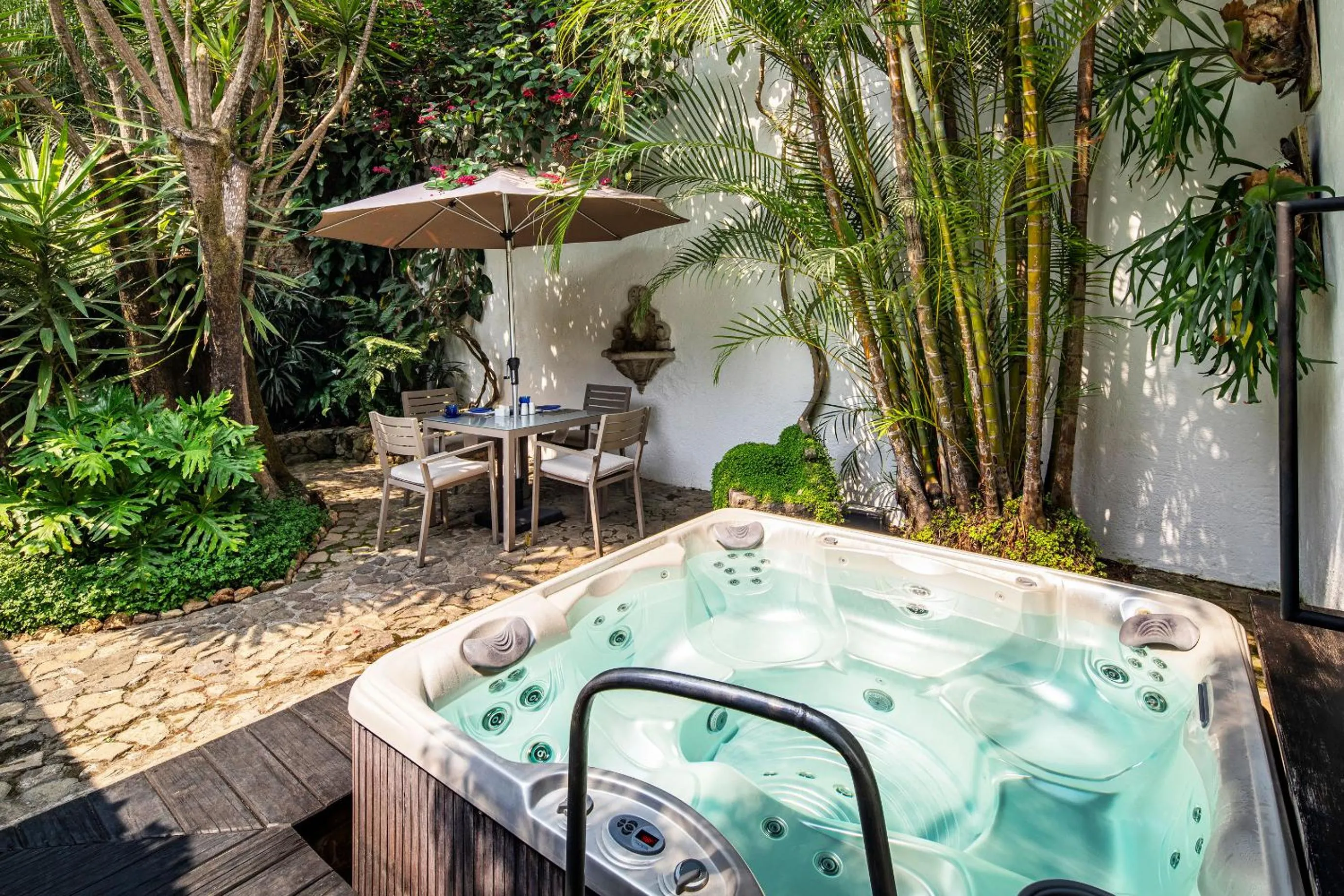 Patio in Las Cruces Boutique Hotel