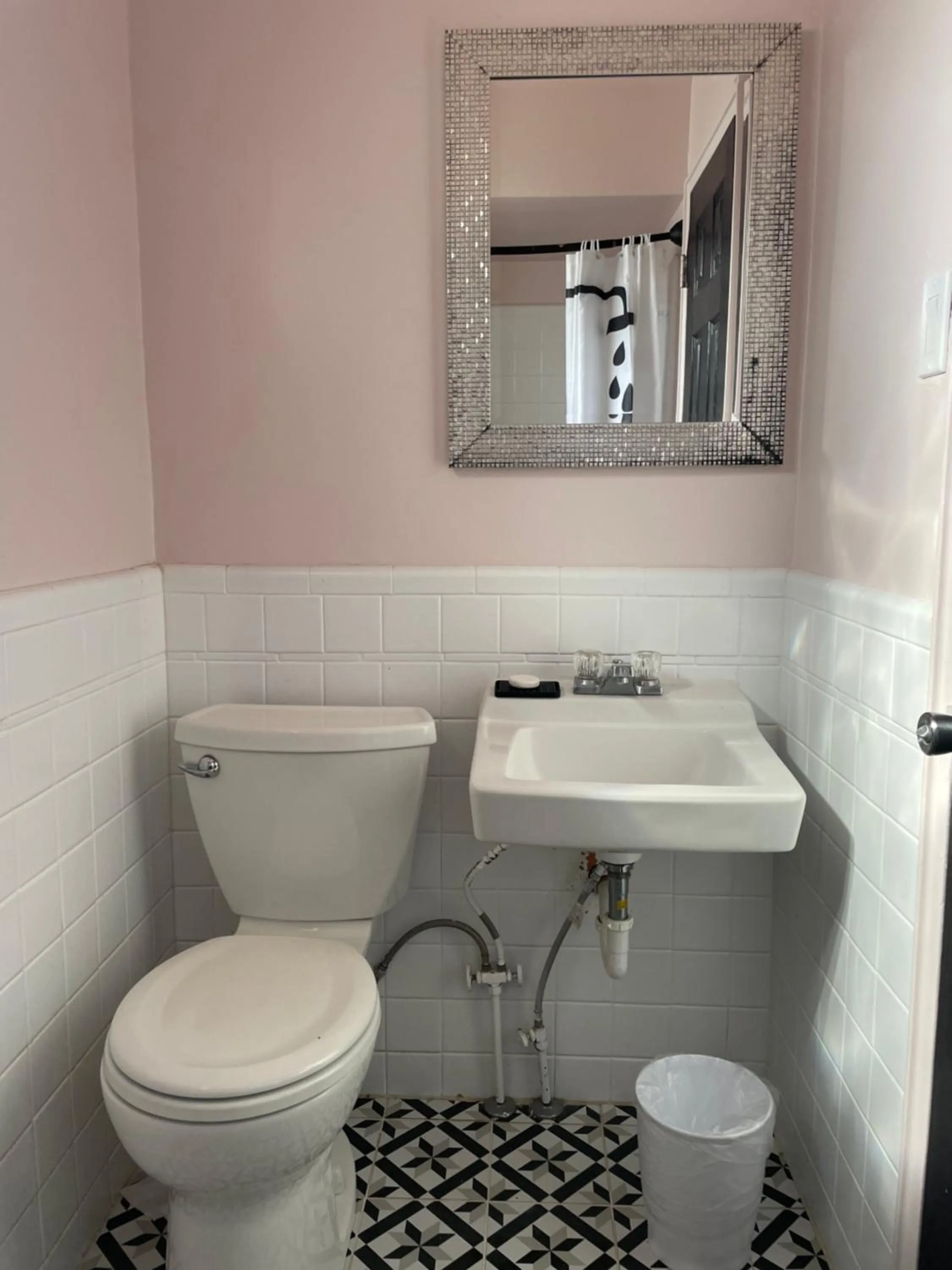 Toilet in Rainbow Motel