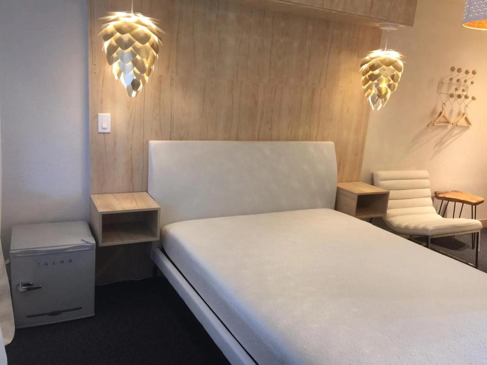 Bed in Rainbow Motel