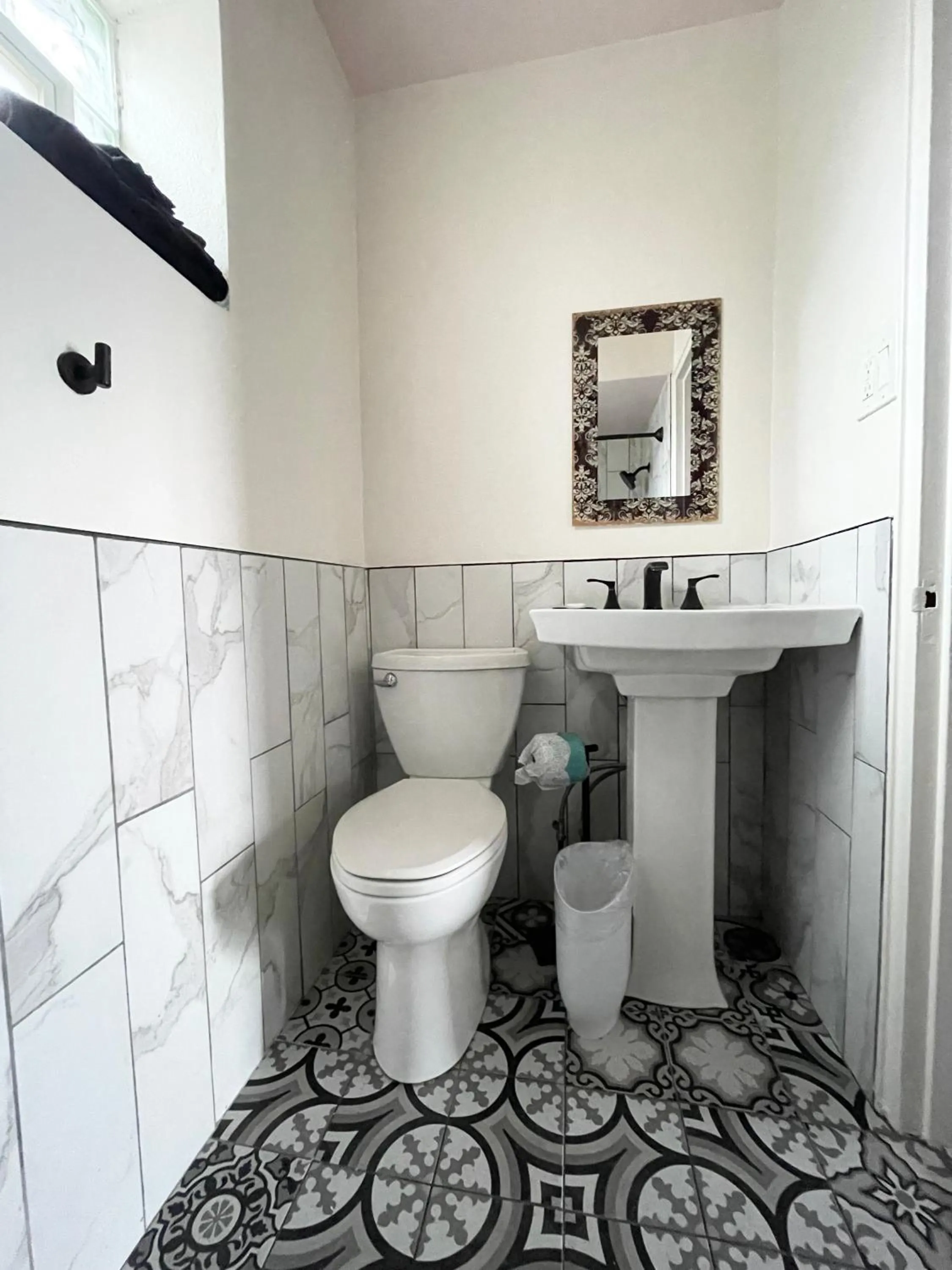 Toilet in Rainbow Motel