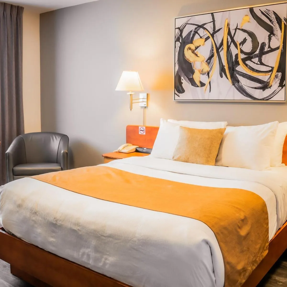 Bed in Hôtel Le Voyageur