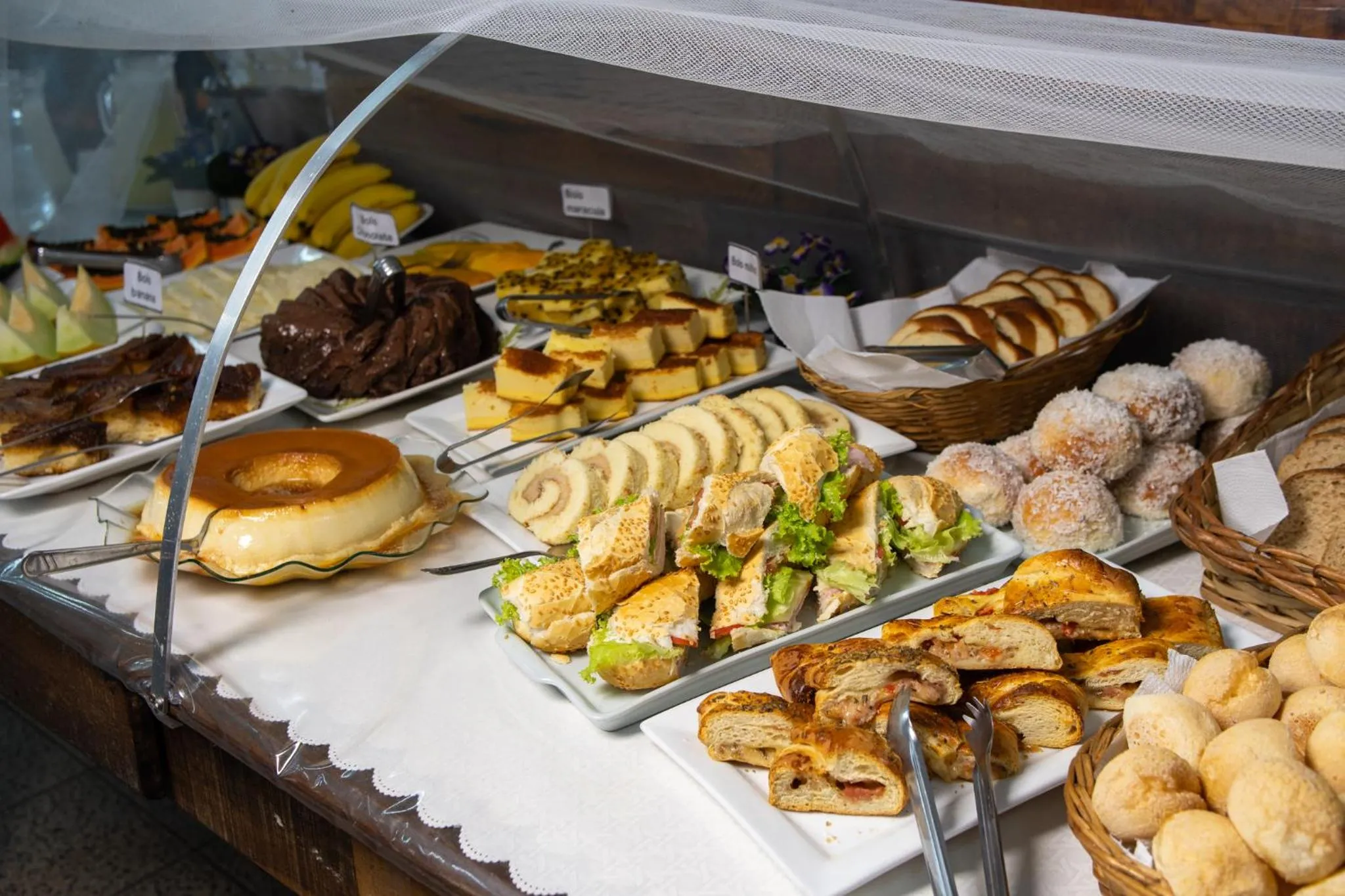 Breakfast in Pousada La Naila