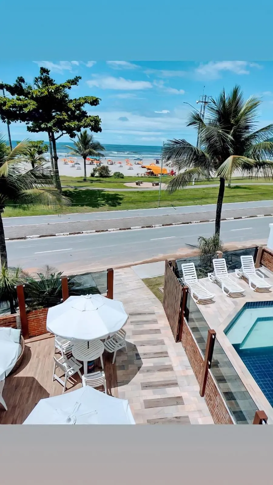 Swimming pool in Pousada La Naila