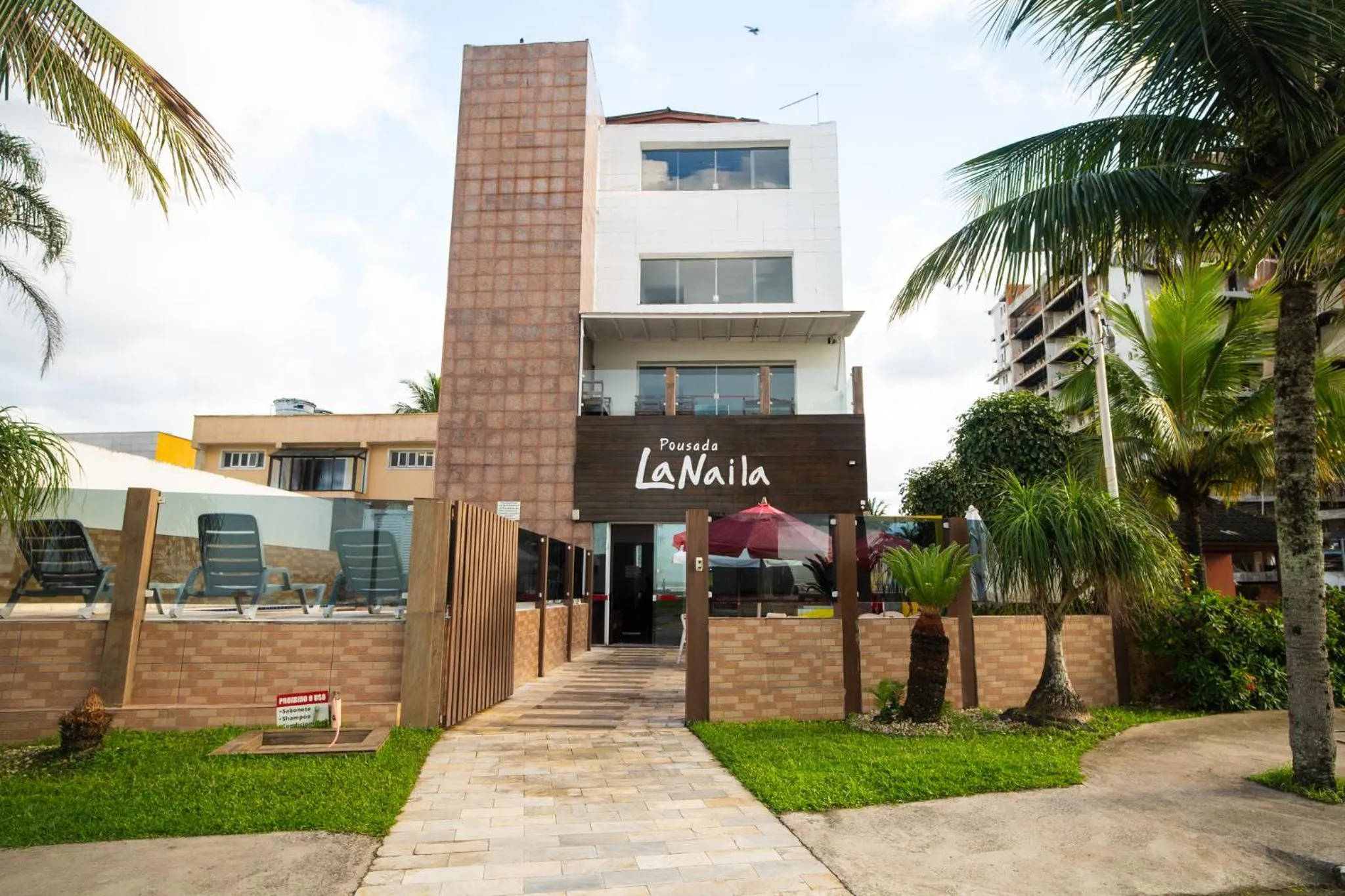 Property building in Pousada La Naila