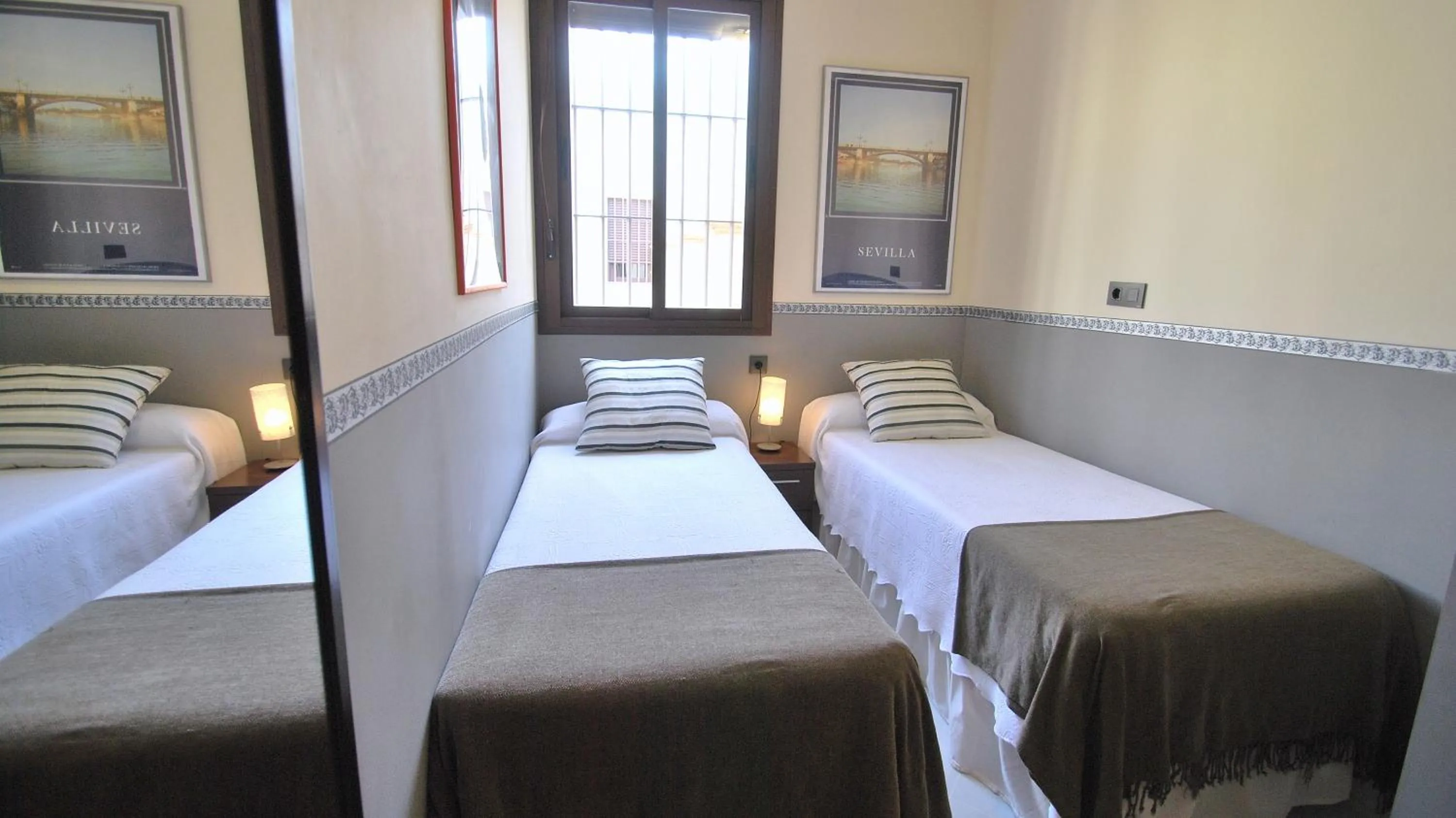 Bedroom, Bed in Living-Sevilla Apartments San Lorenzo