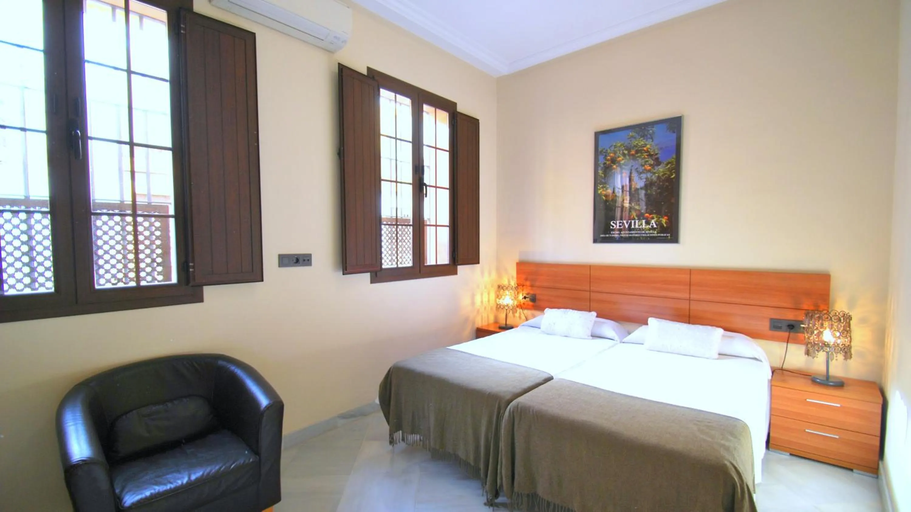 Bedroom, Bed in Living-Sevilla Apartments San Lorenzo