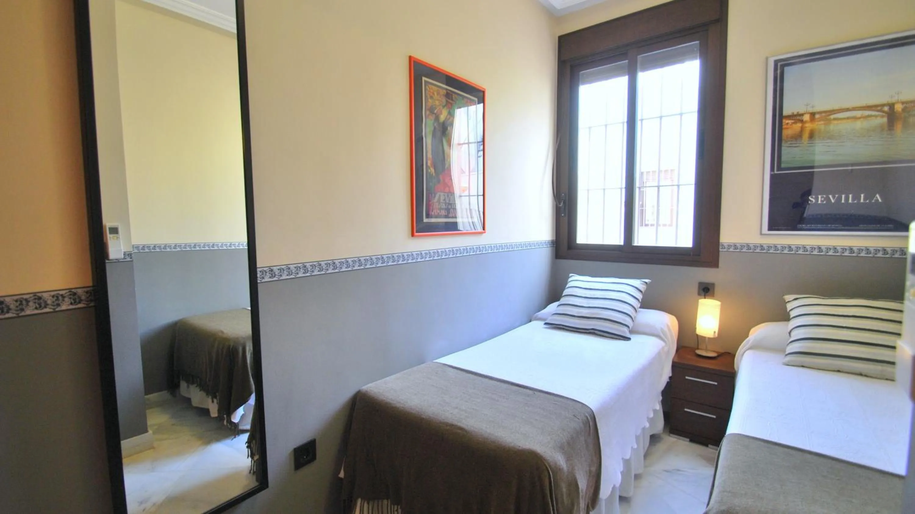 Bedroom, Bed in Living-Sevilla Apartments San Lorenzo