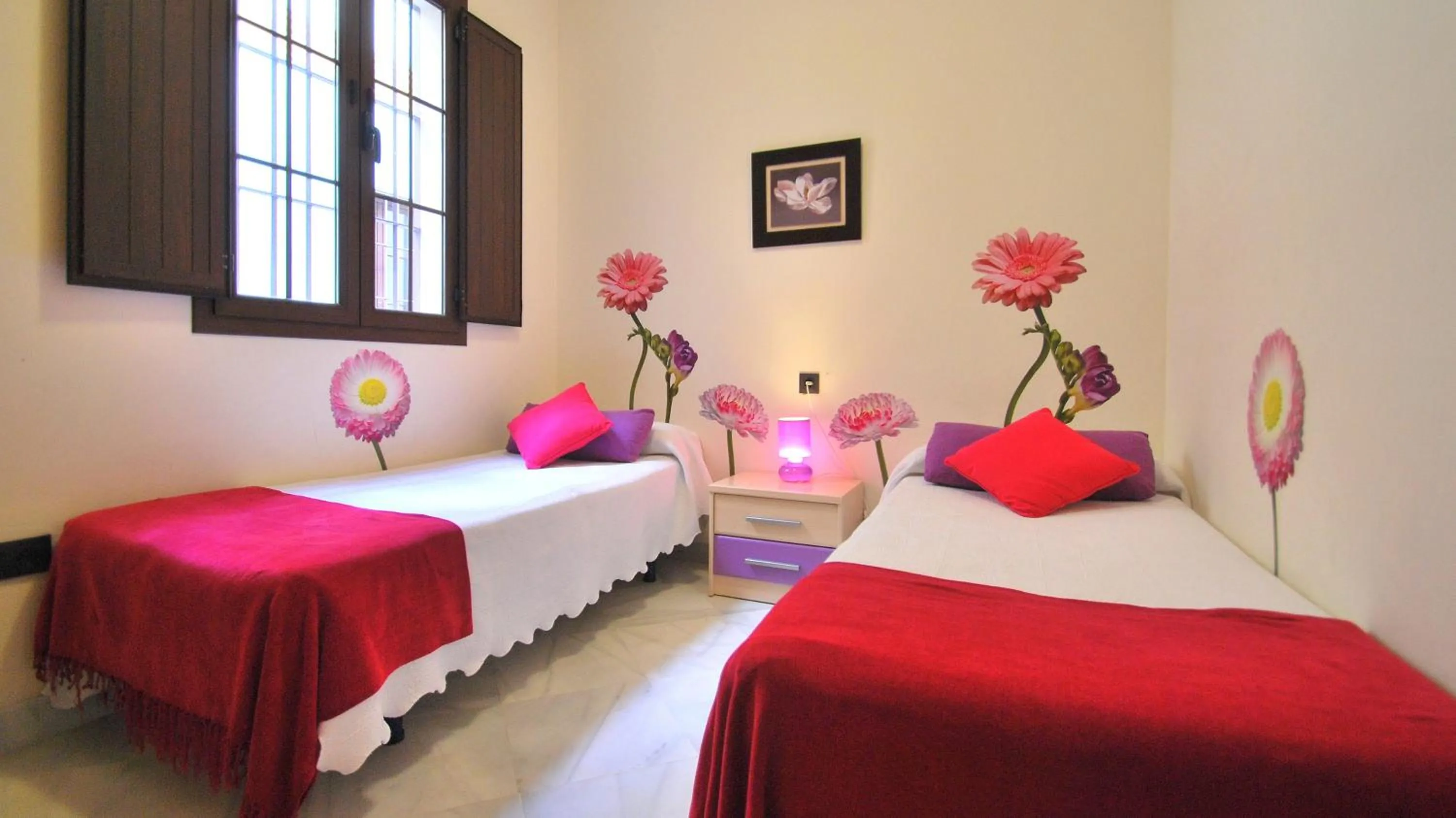 Bedroom, Bed in Living-Sevilla Apartments San Lorenzo