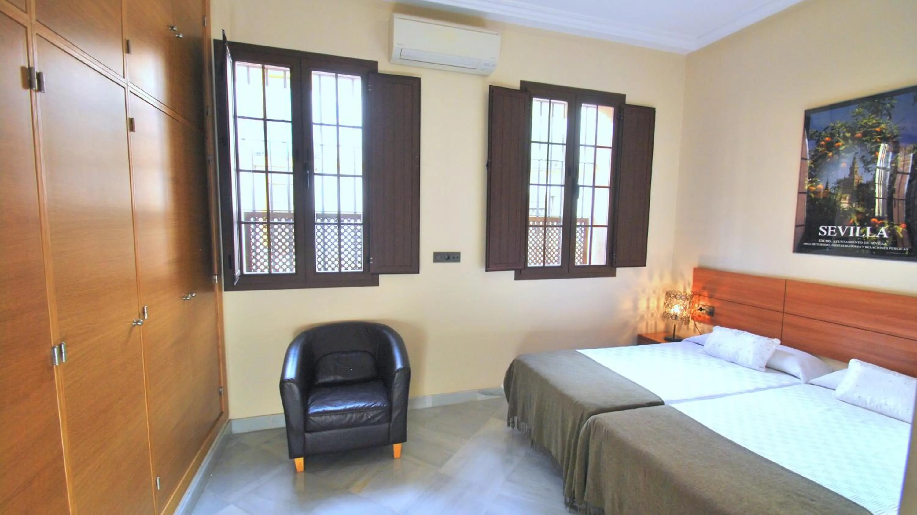 Bedroom, Bed in Living-Sevilla Apartments San Lorenzo