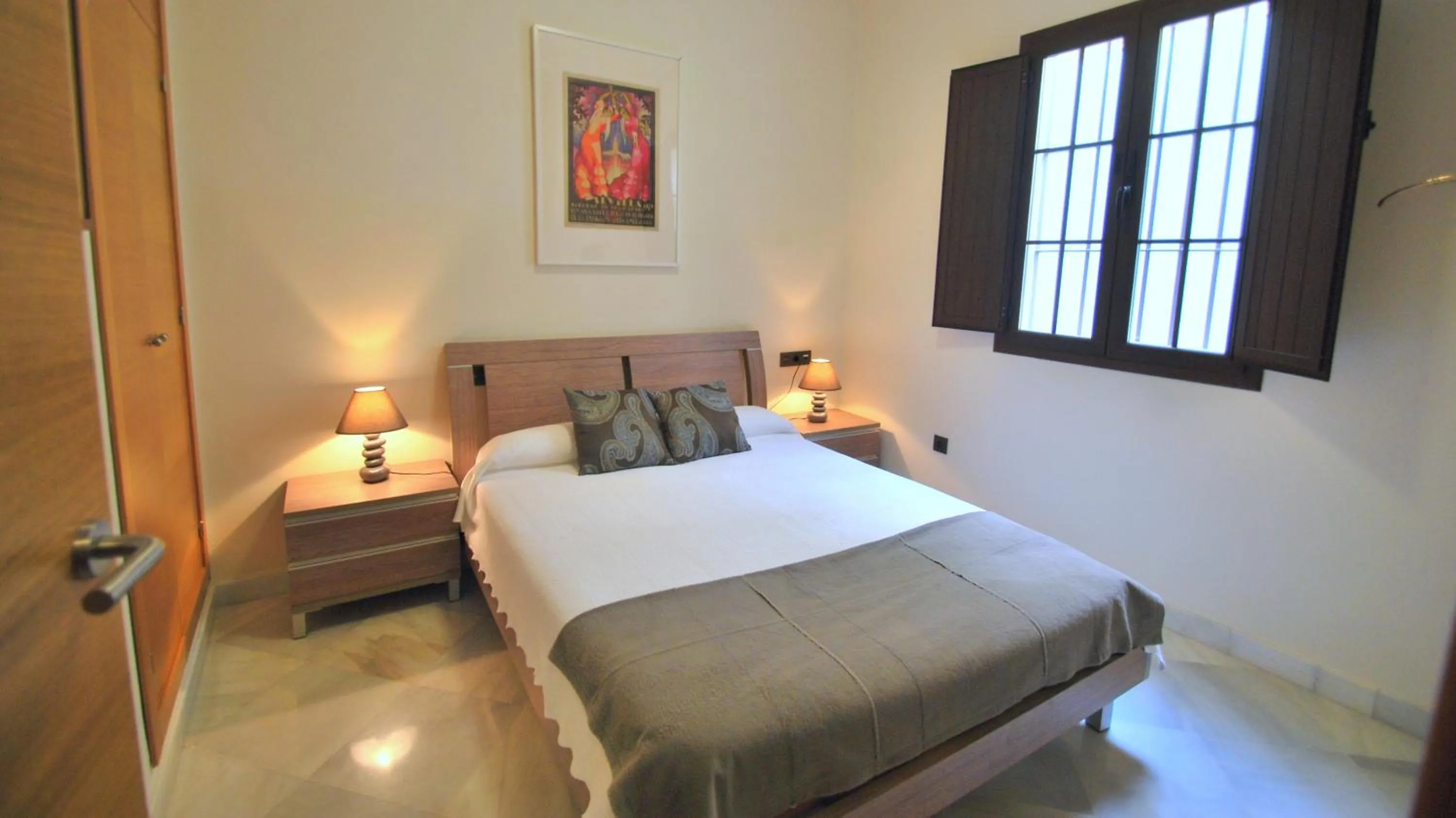 Bed in Living-Sevilla Apartments San Lorenzo