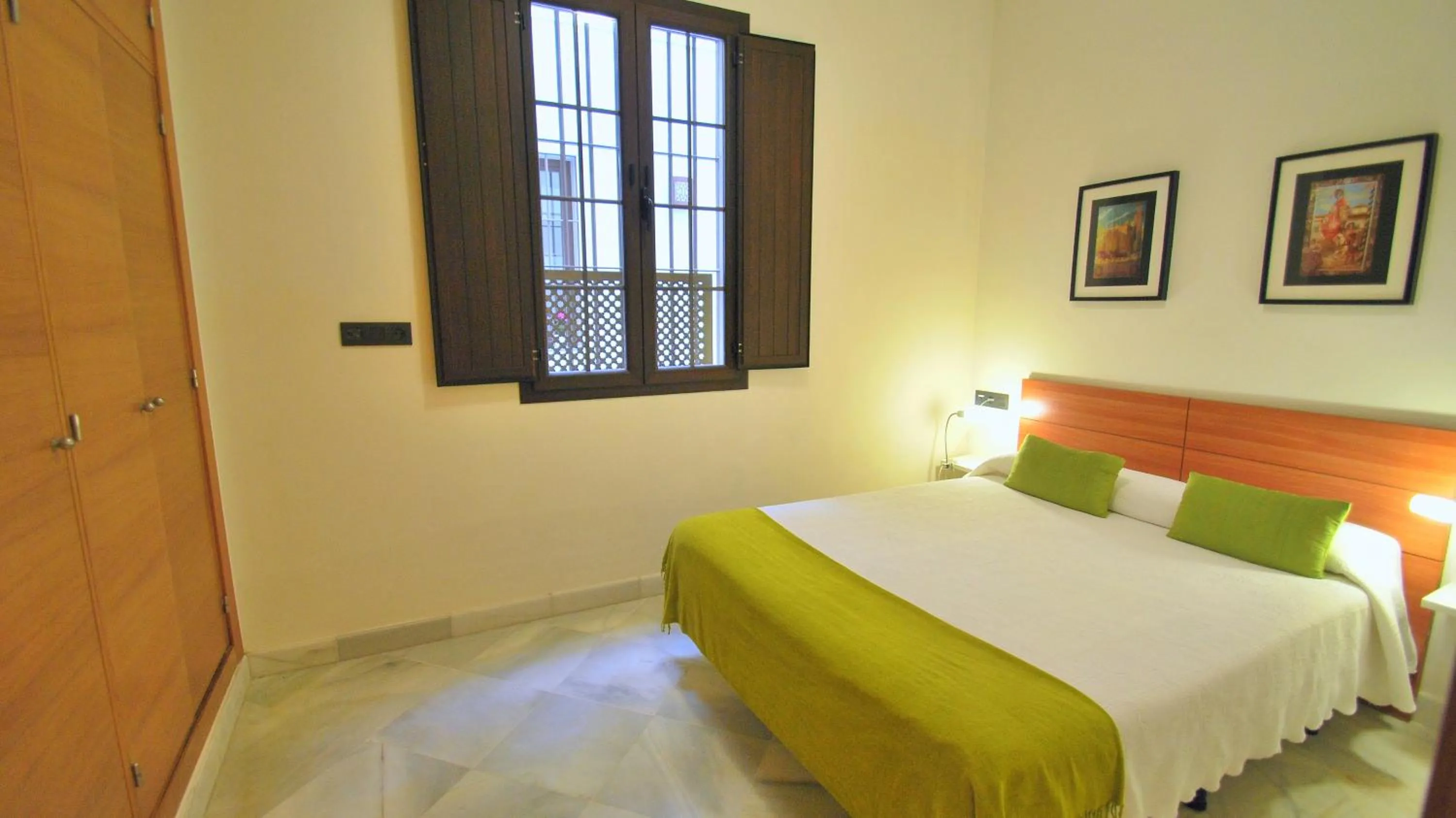 Bedroom, Bed in Living-Sevilla Apartments San Lorenzo