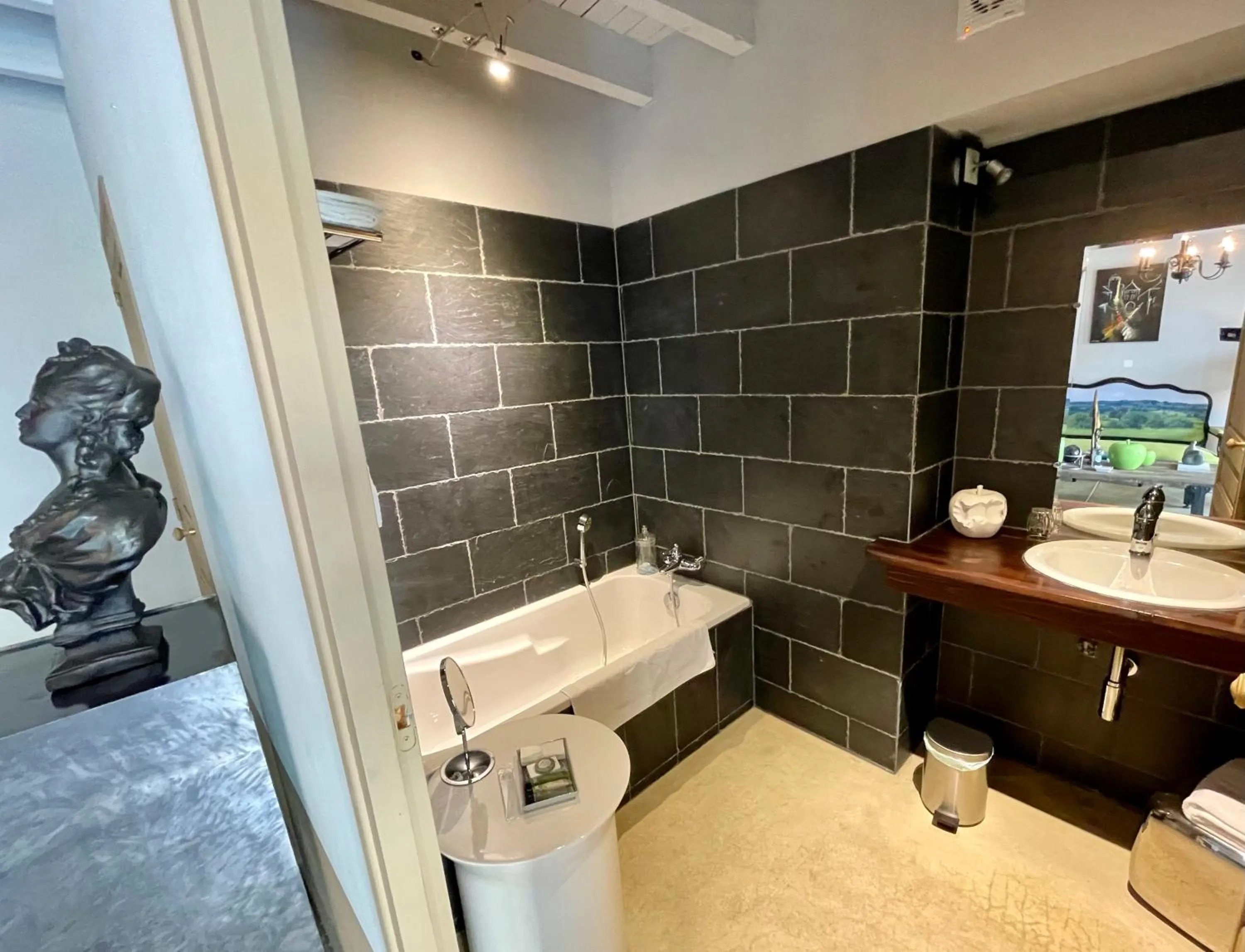 Bathroom in Chambres d'Hôte Le Clos de L'Argolay