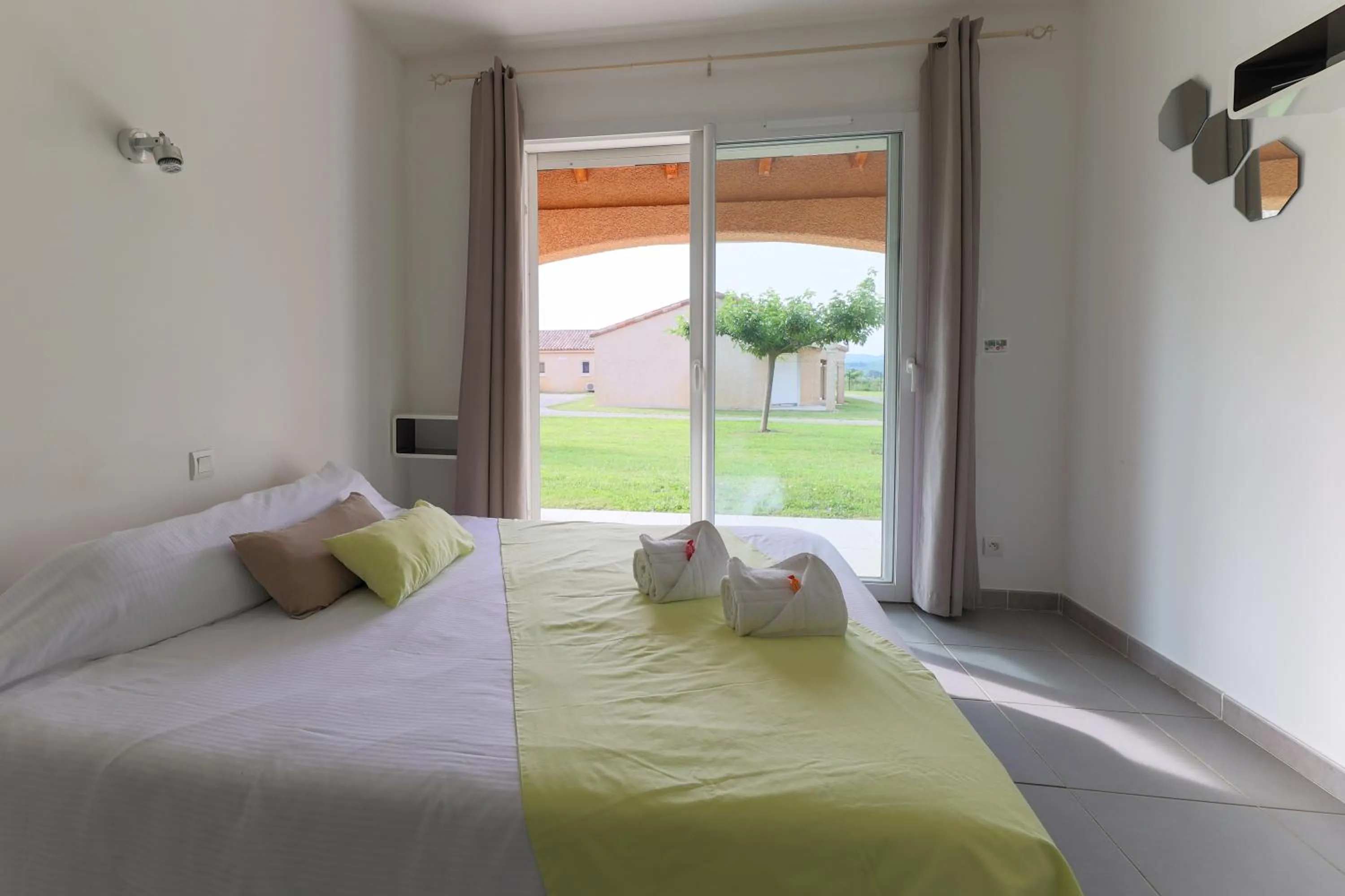 Bed in Park & Suites Village Gorges de l'Hérault-Cévennes