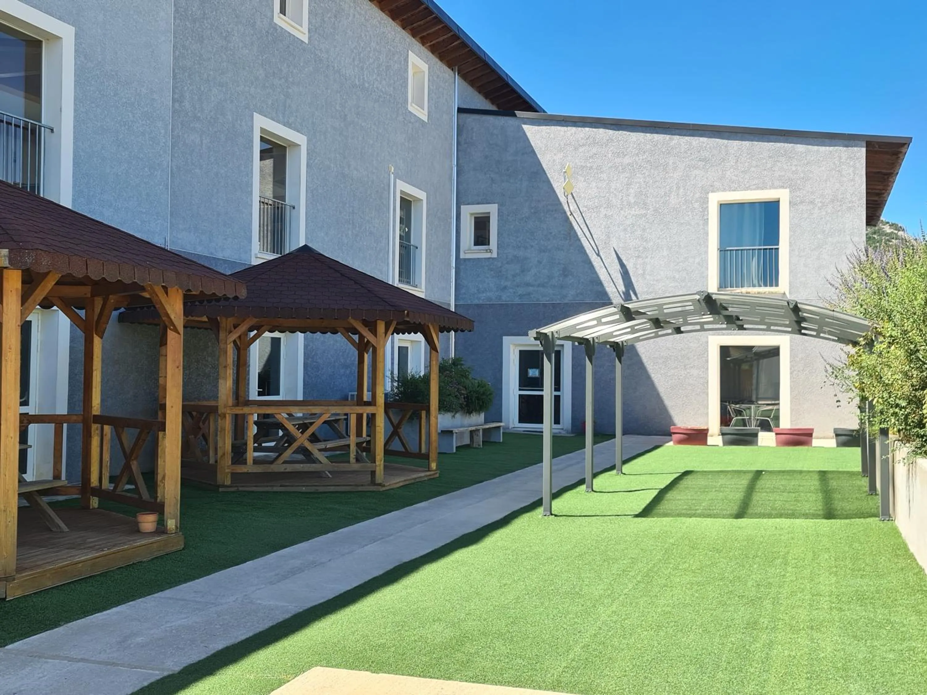 Garden in Park & Suites Village Gorges de l'Hérault-Cévennes