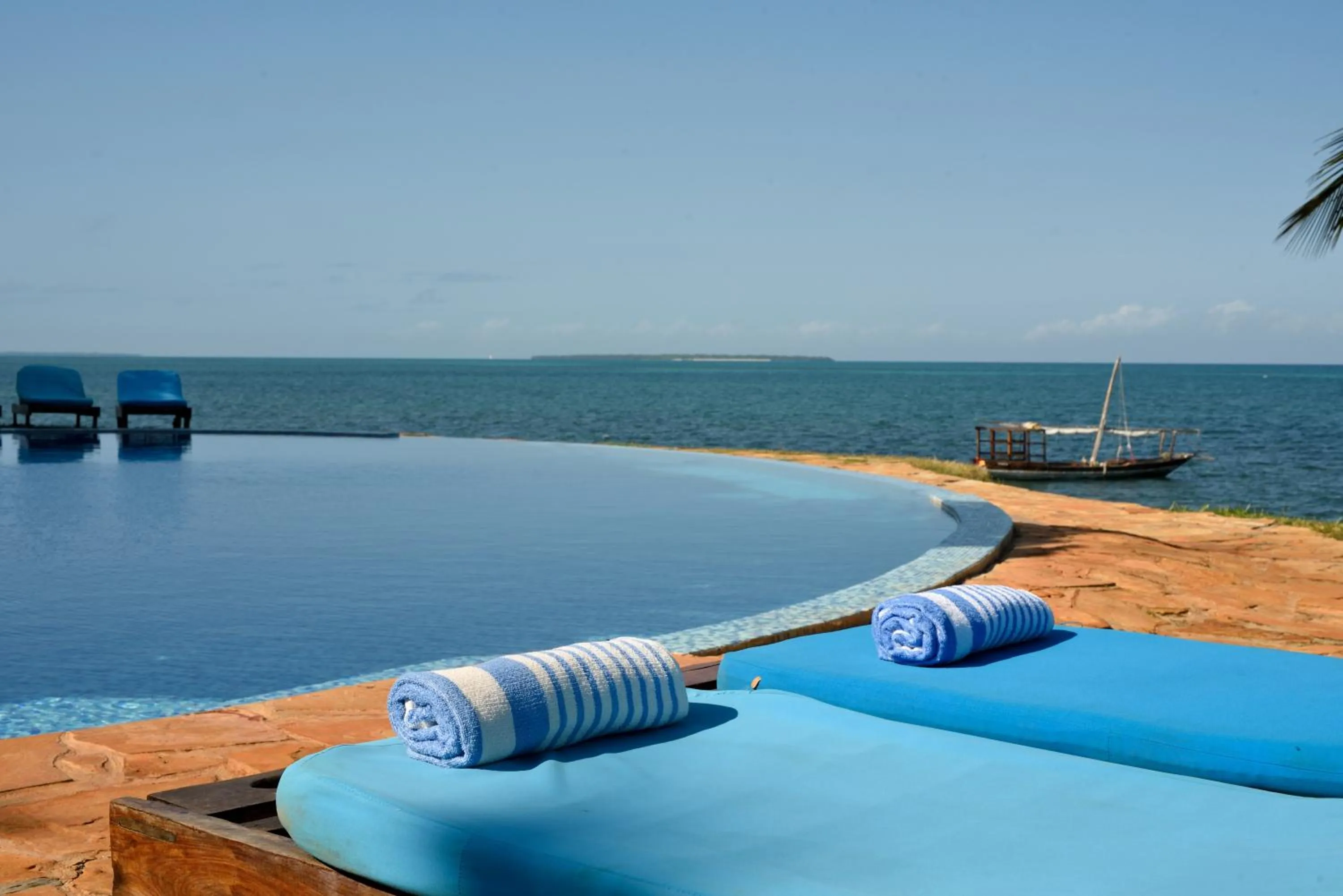 Swimming pool in Fumba Beach Lodge