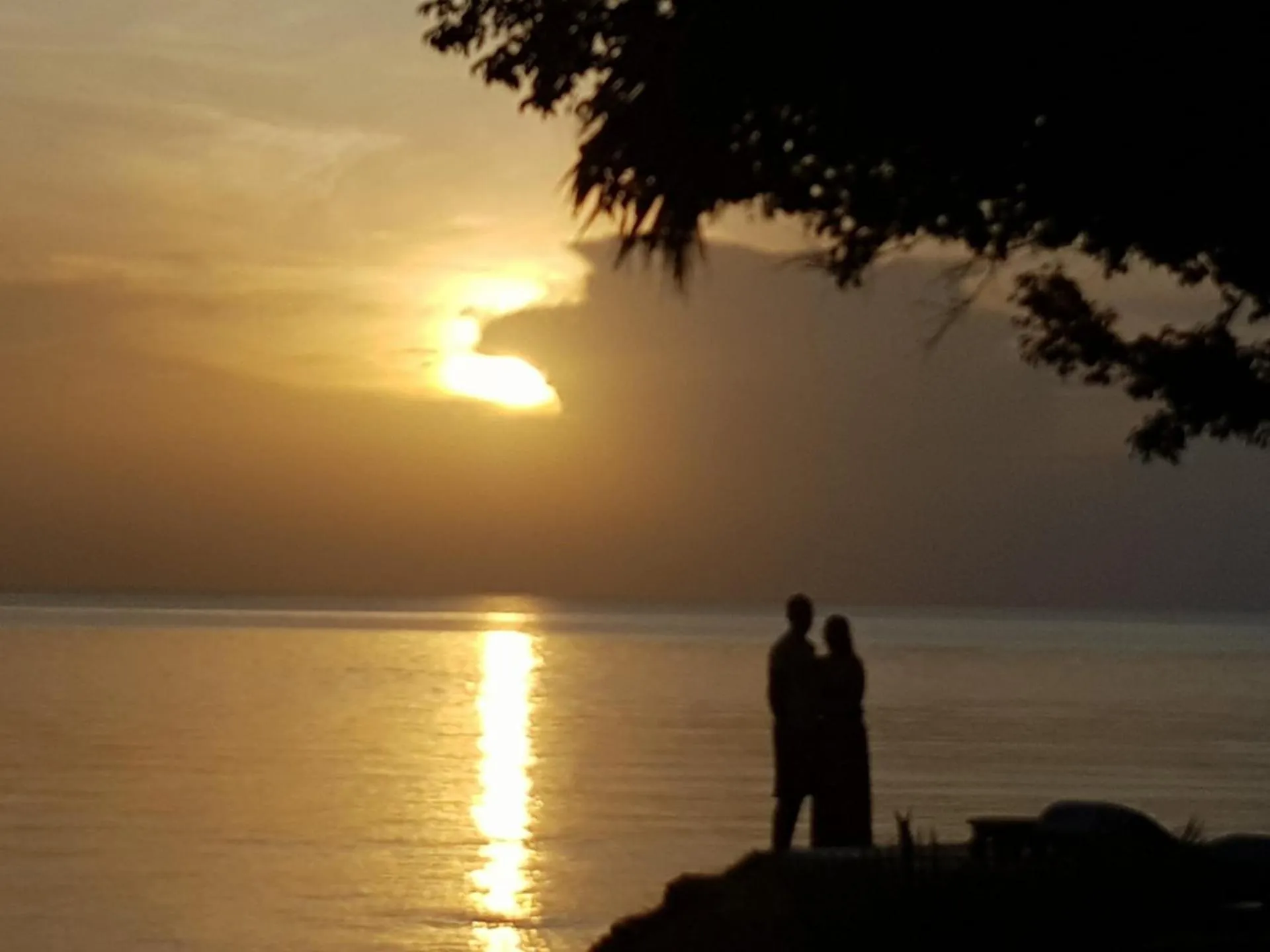 People in Fumba Beach Lodge