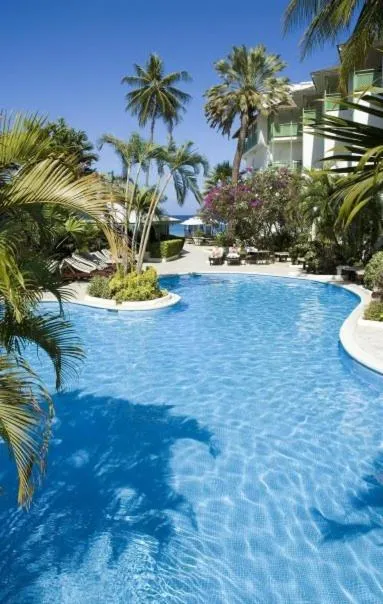 Swimming pool in Mango Bay All Inclusive