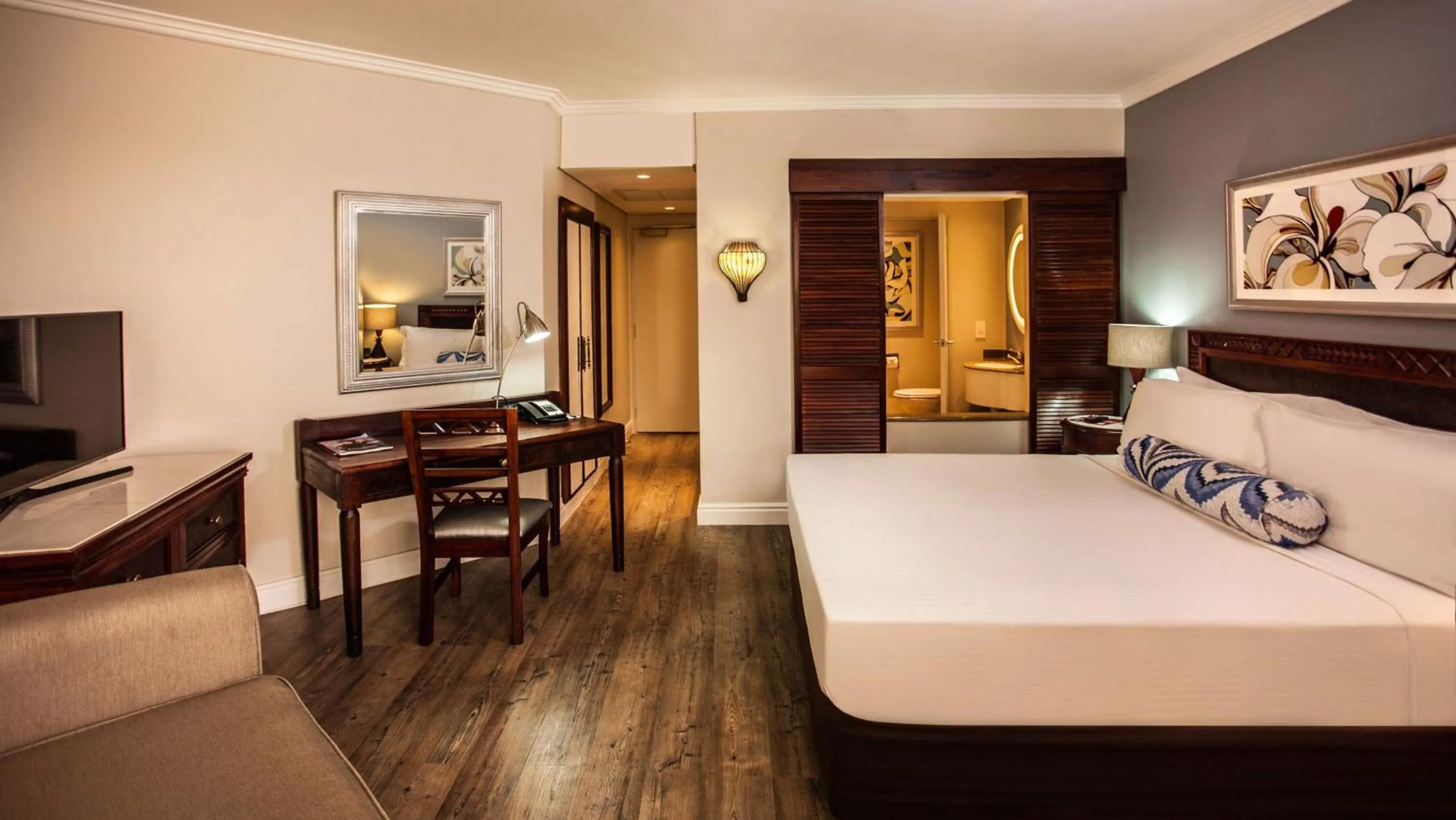 Bedroom, Bed in Southern Sun Dar es Salaam