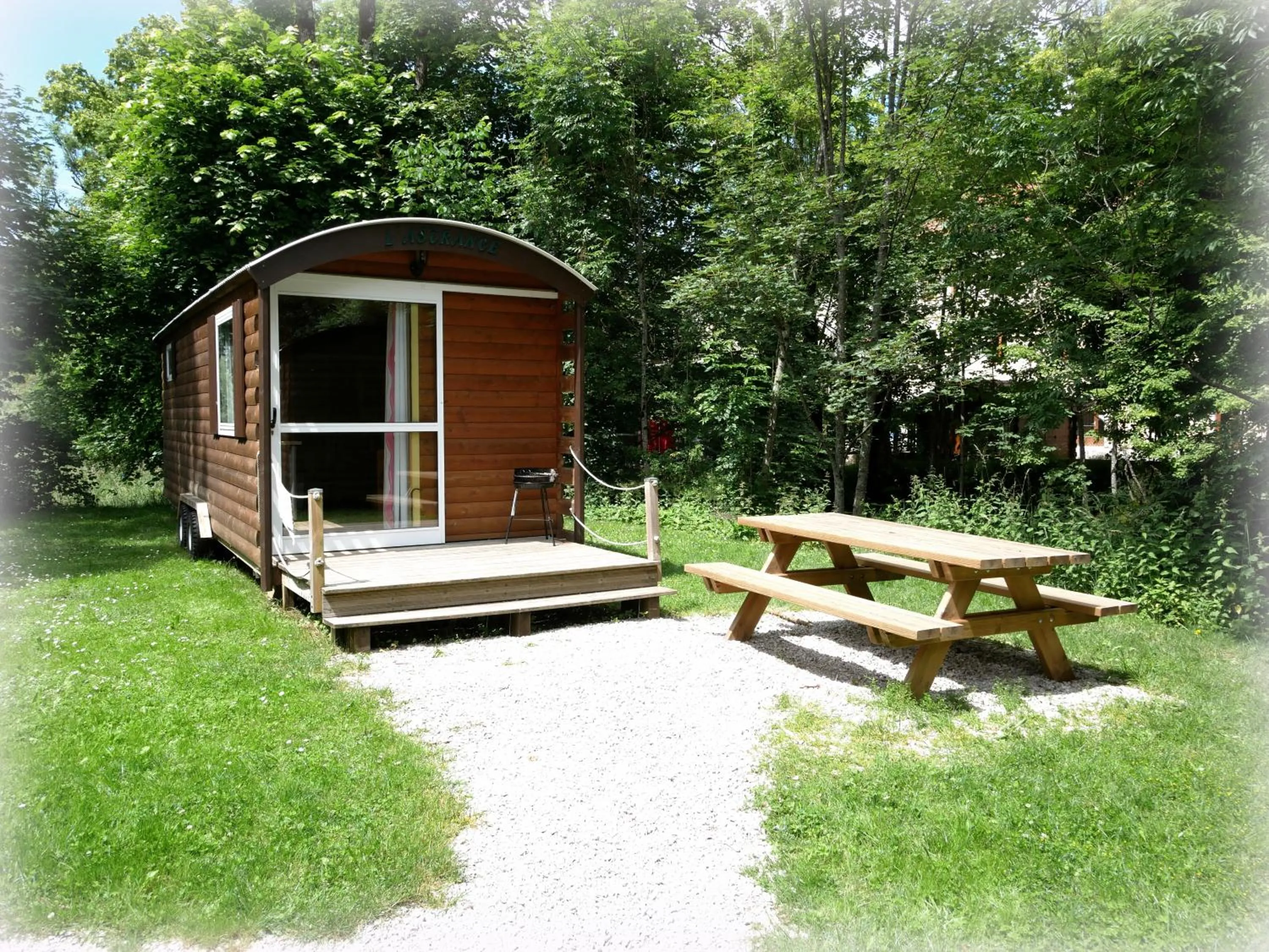 Patio in Auberge de la Rivière
