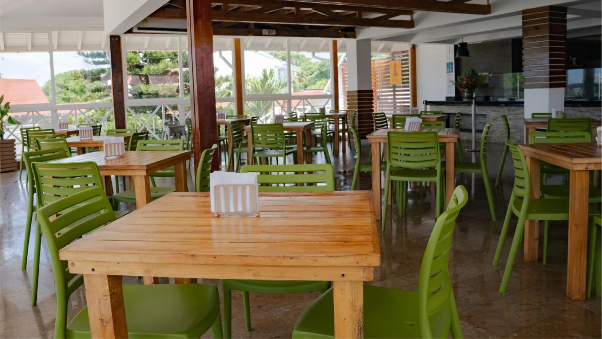 Restaurant/places to eat in Hotel Blue Cove by On vacation