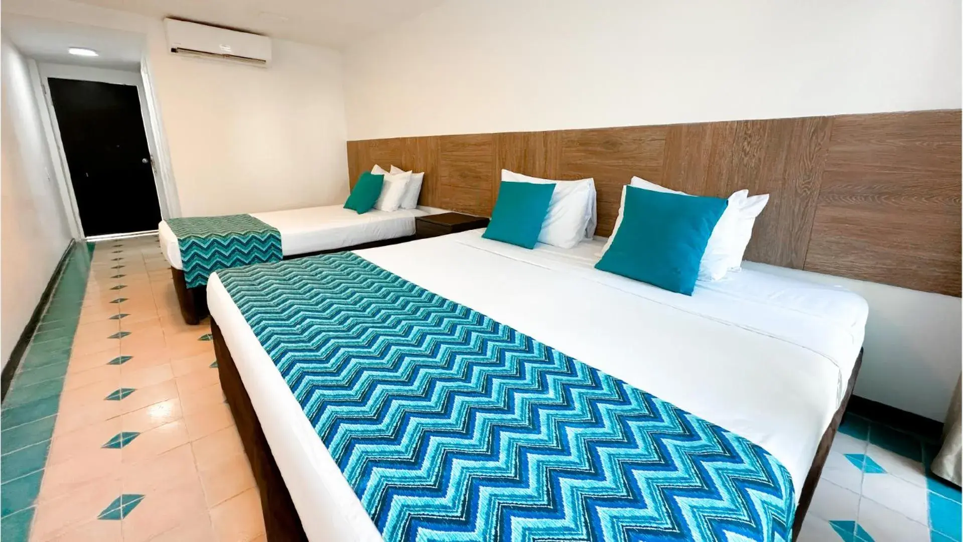 Triple Room in Hotel Blue Cove by On vacation Triple Room in Hotel Blue Cove by On vacation