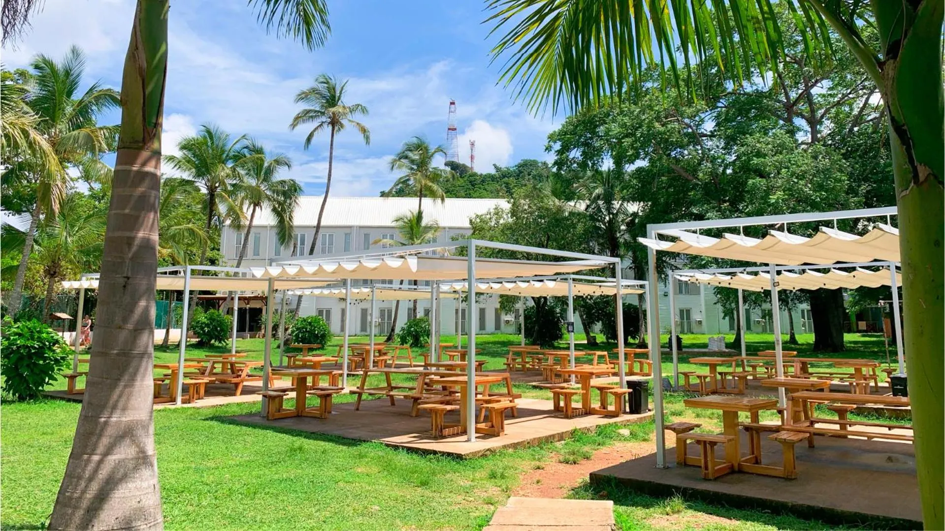 Restaurant/places to eat in Hotel Blue Cove by On vacation