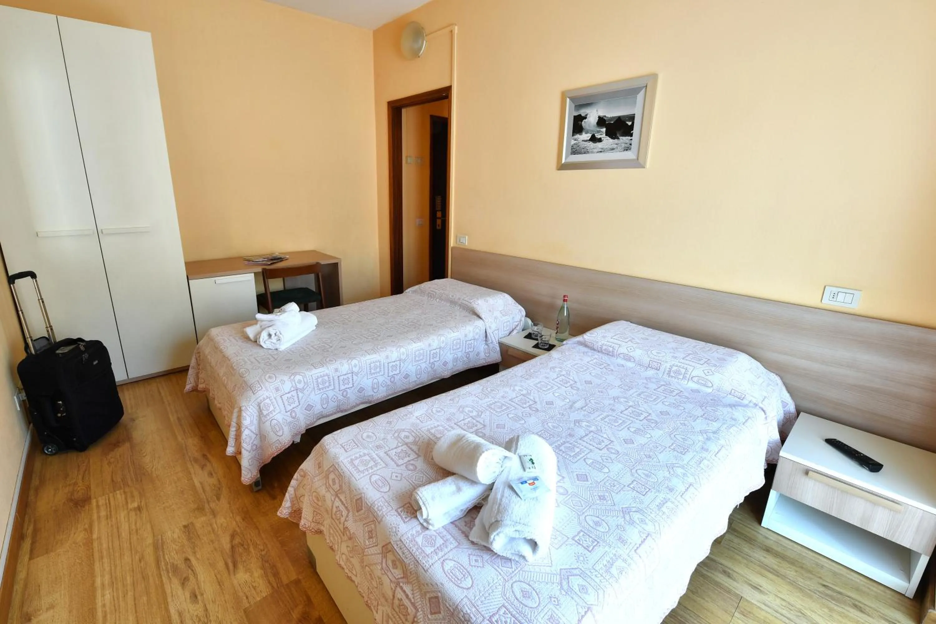 Balcony/Terrace, Bed in Hotel Motel Europa
