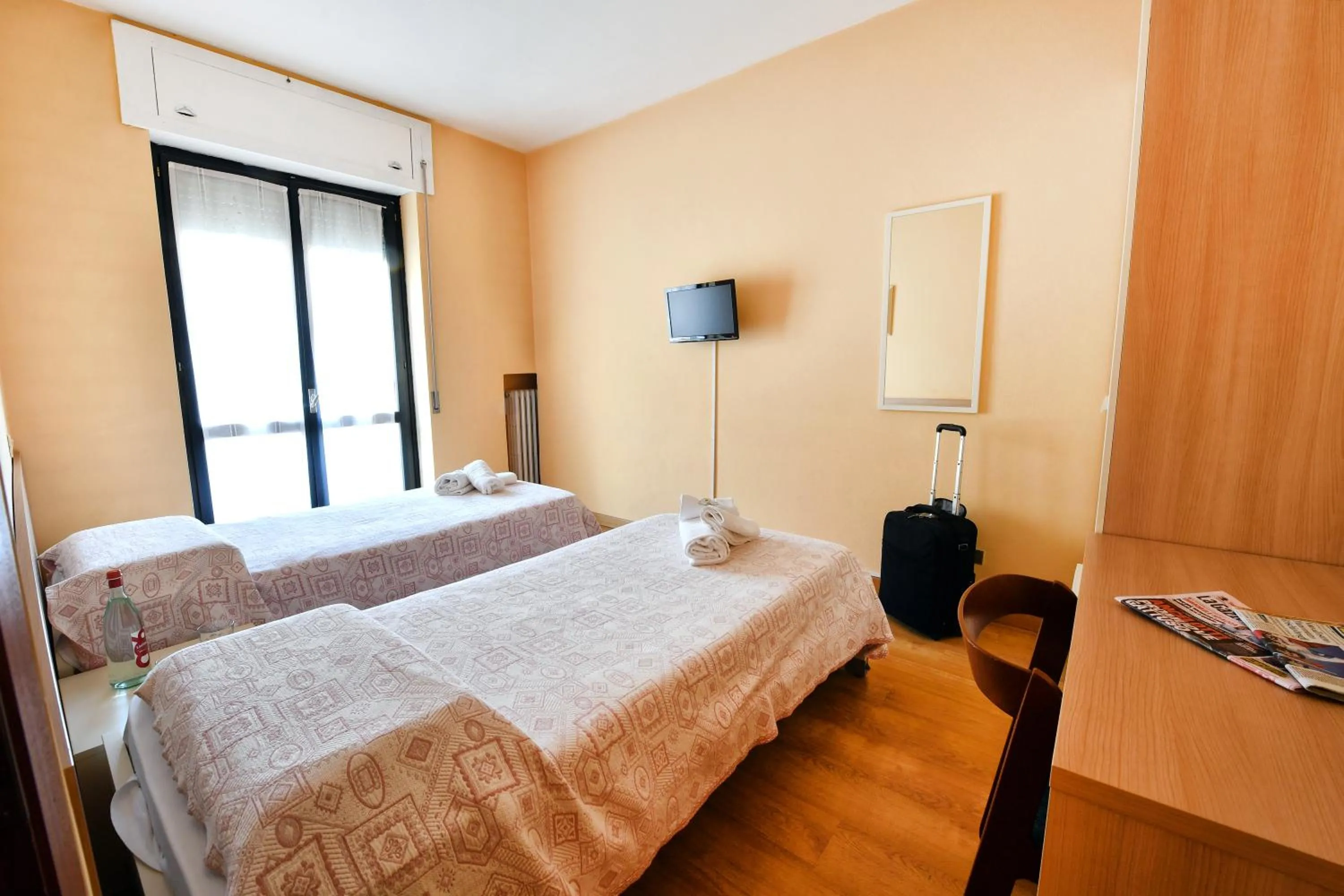Balcony/Terrace, Bed in Hotel Motel Europa