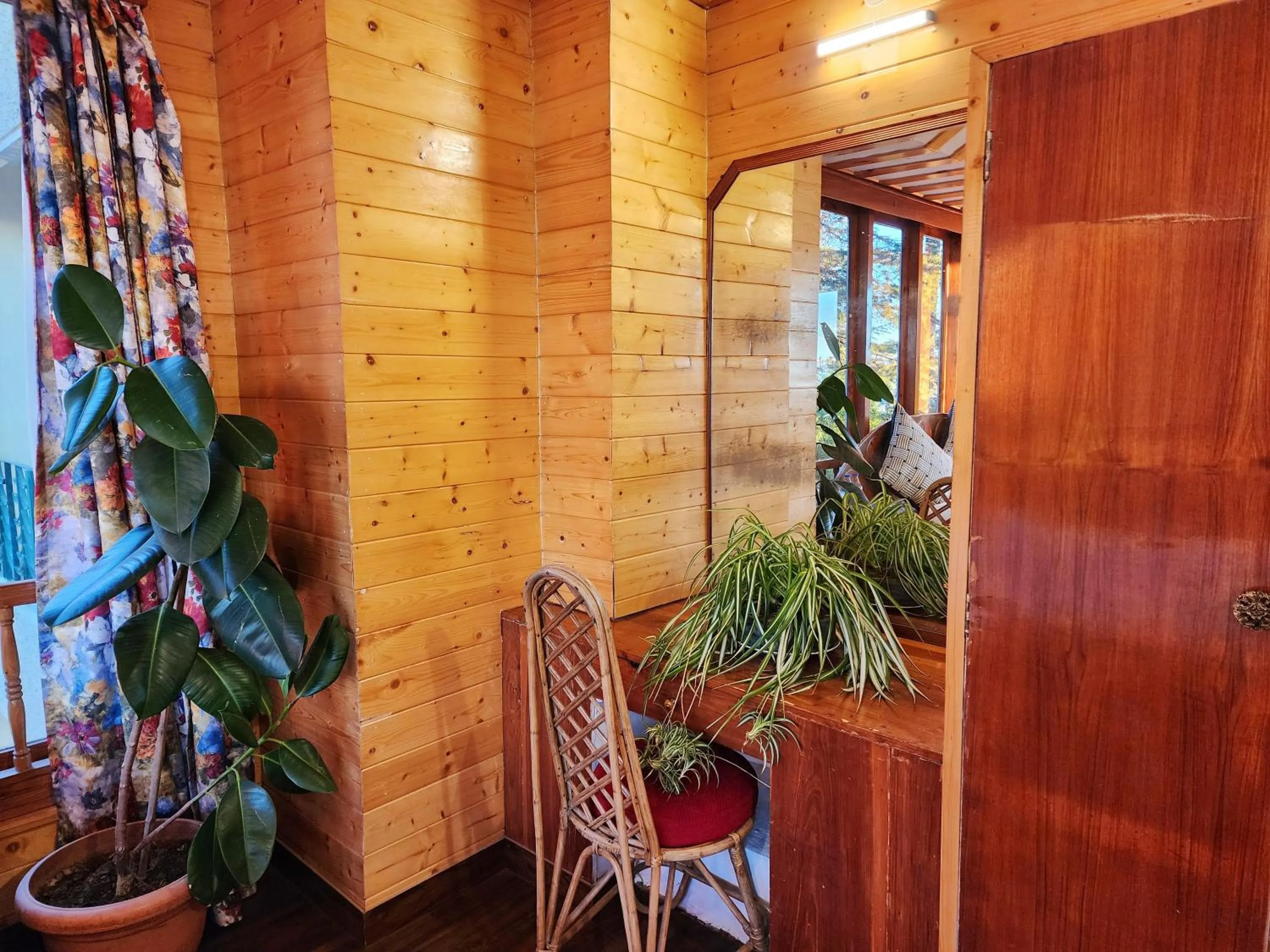 Hotel Pineview Shimla