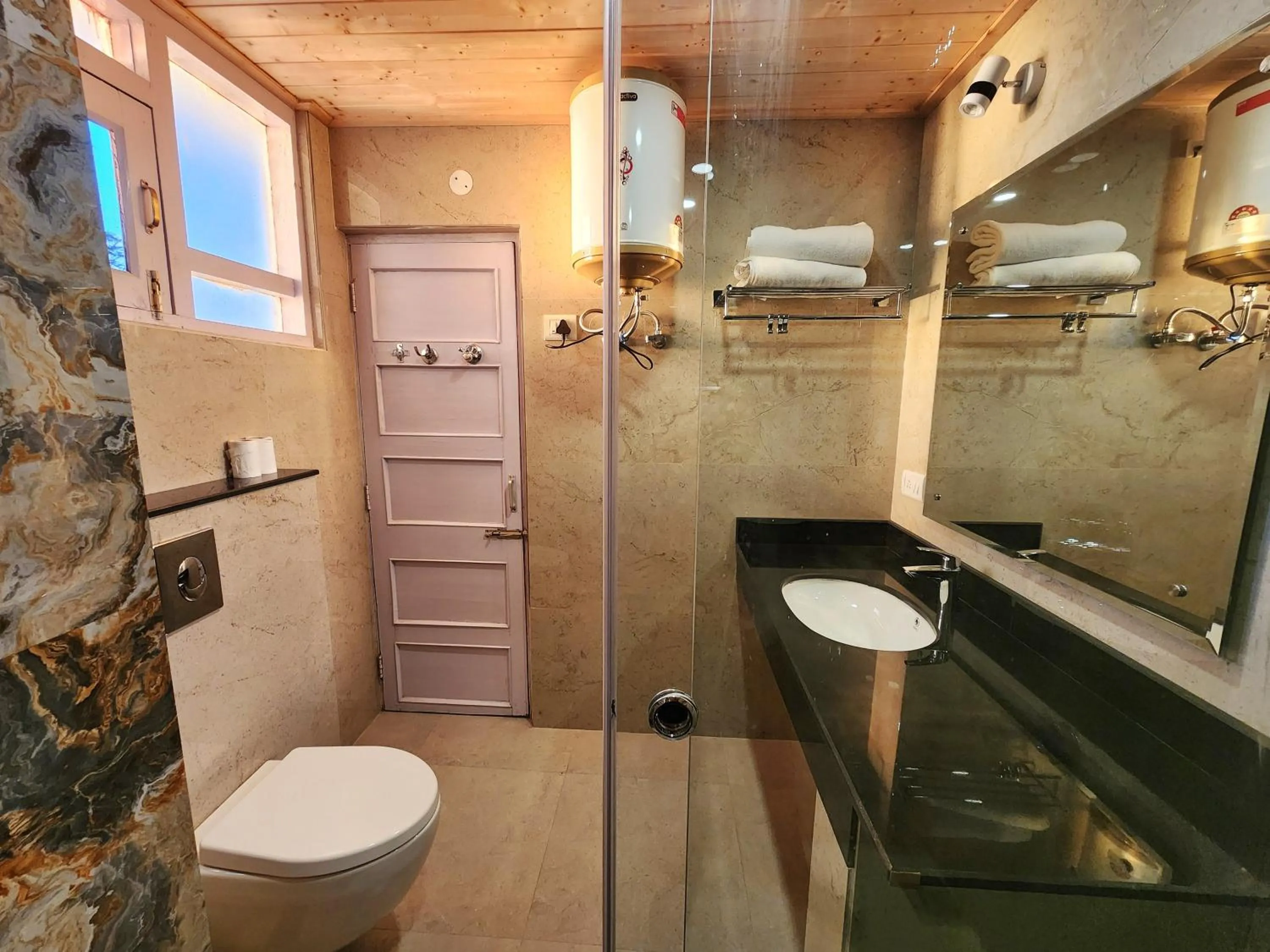 Hotel Pineview Shimla