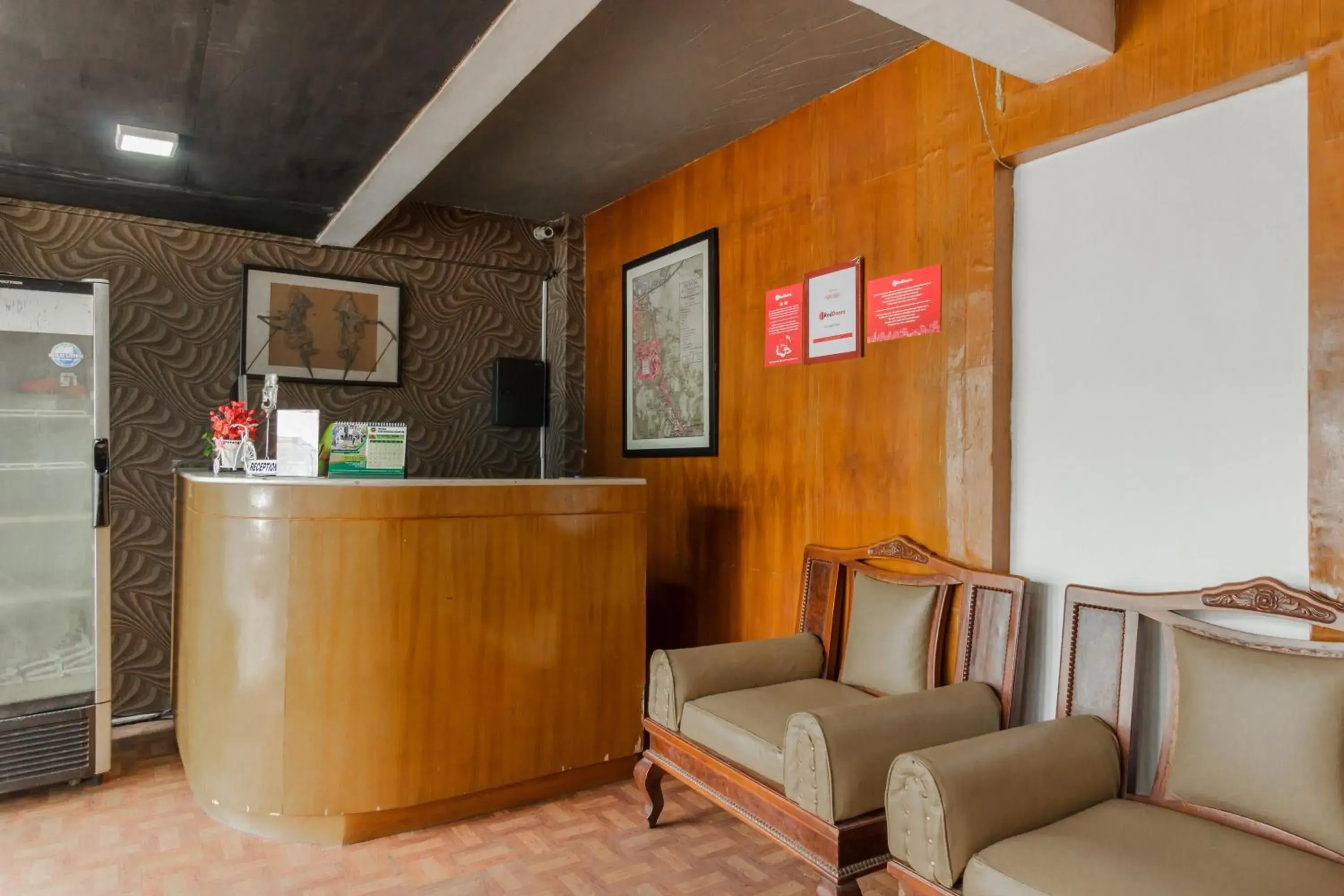 Lobby or reception in RedDoorz Syariah At Taman Bendungan Asahan Lobby or reception in RedDoorz Syariah At Taman Bendungan Asahan