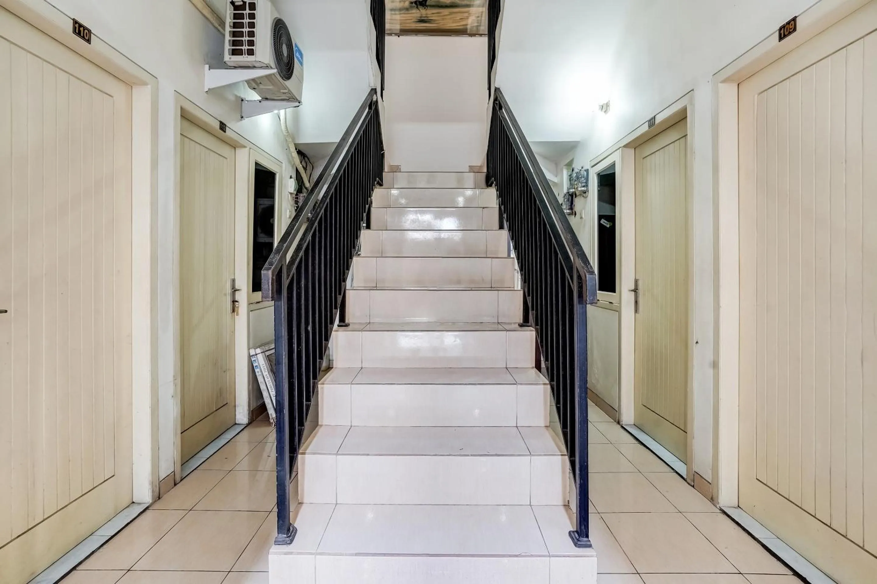 Lobby or reception in OYO 91361 Benlin D'kost Syariah