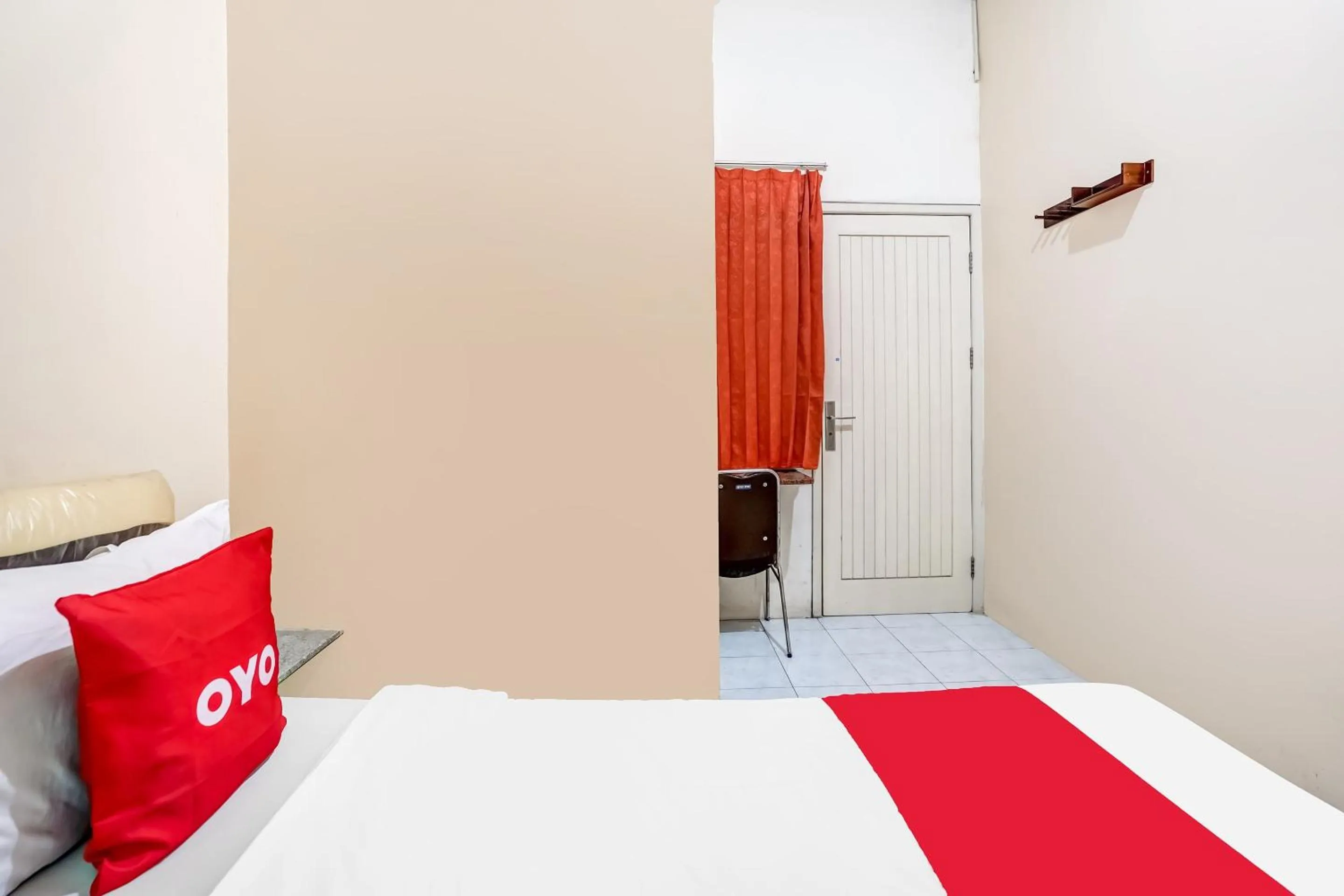 Bedroom, Bed in OYO 91361 Benlin D'kost Syariah